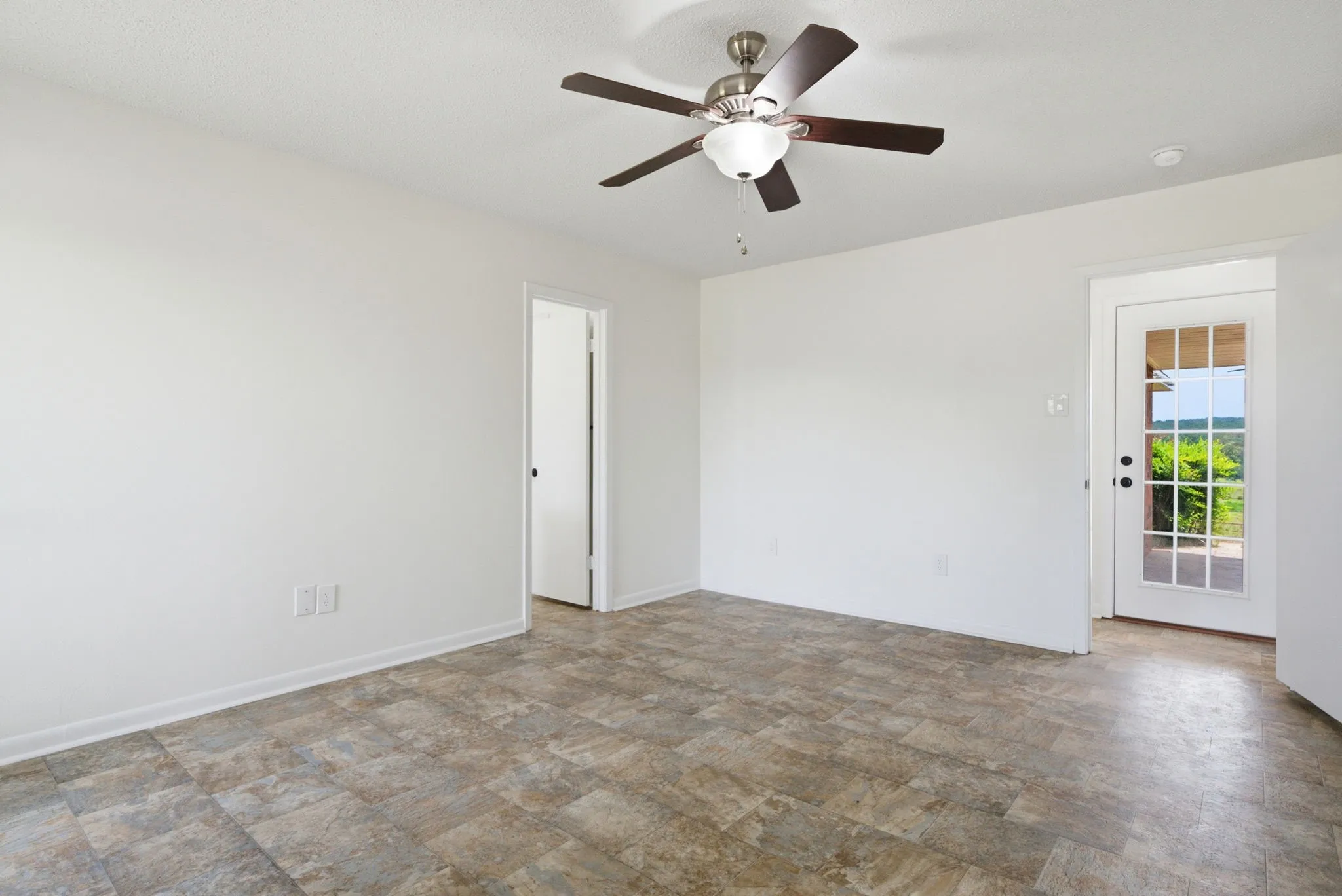 Farm For Sale in Houston County , 931 PR 5140, Grapeland, Texas 75844, 3 Bedroom, 3 Bathroom, Garage spaces, 2,025 Sqft, built in 1988, mls#21346137, Real Estate Agent in Grapeland, Homes For Sale in Houston county, Homes For Sale in Grapeland, Realtor in Grapeland Texas, Real Estate Brokerage Independent Realty Texas, Luminita Cordes Realtor