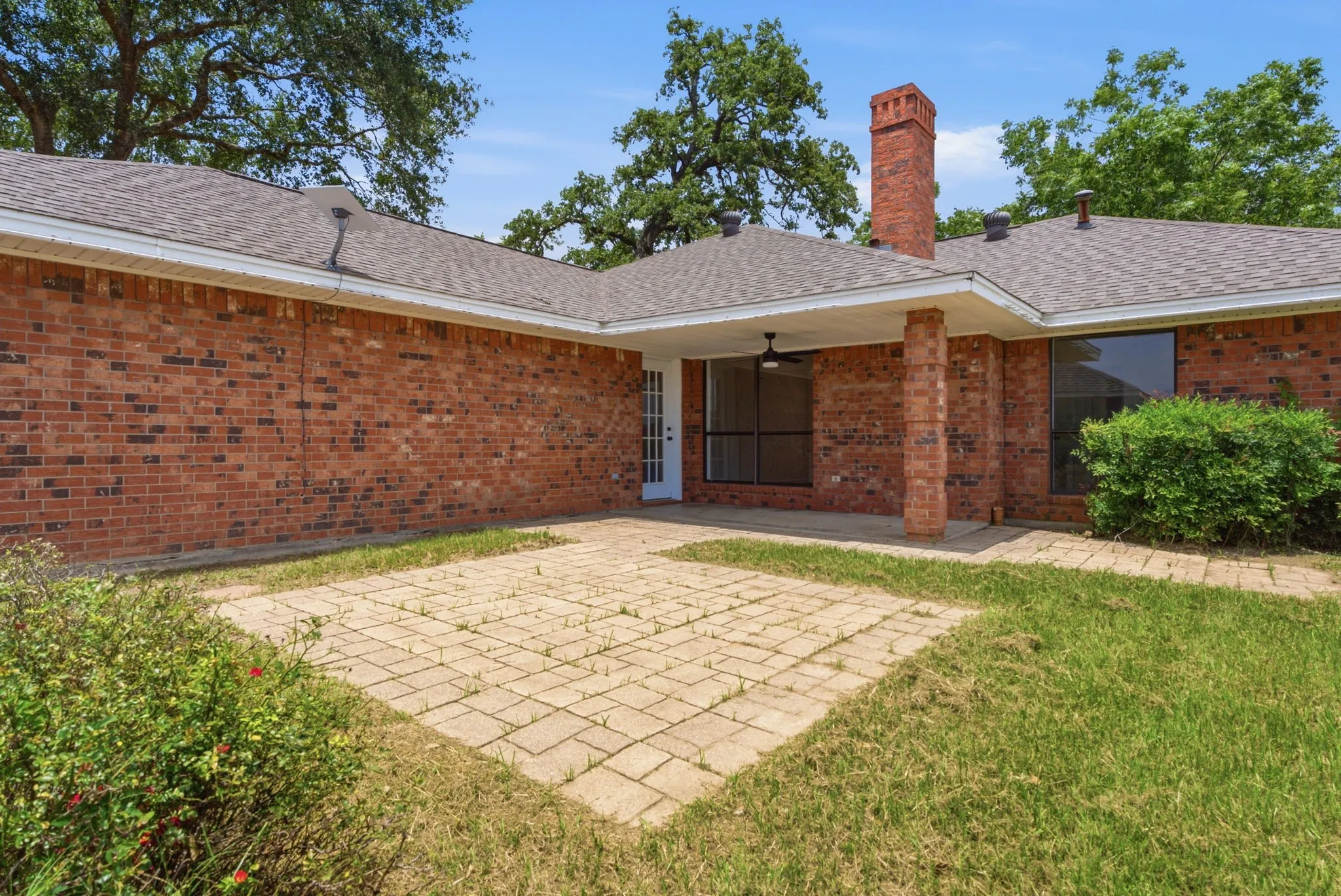 Farm For Sale in Houston County , 931 PR 5140, Grapeland, Texas 75844, 3 Bedroom, 3 Bathroom, Garage spaces, 2,025 Sqft, built in 1988, mls#21346137, Real Estate Agent in Grapeland, Homes For Sale in Houston county, Homes For Sale in Grapeland, Realtor in Grapeland Texas, Real Estate Brokerage Independent Realty Texas, Luminita Cordes Realtor