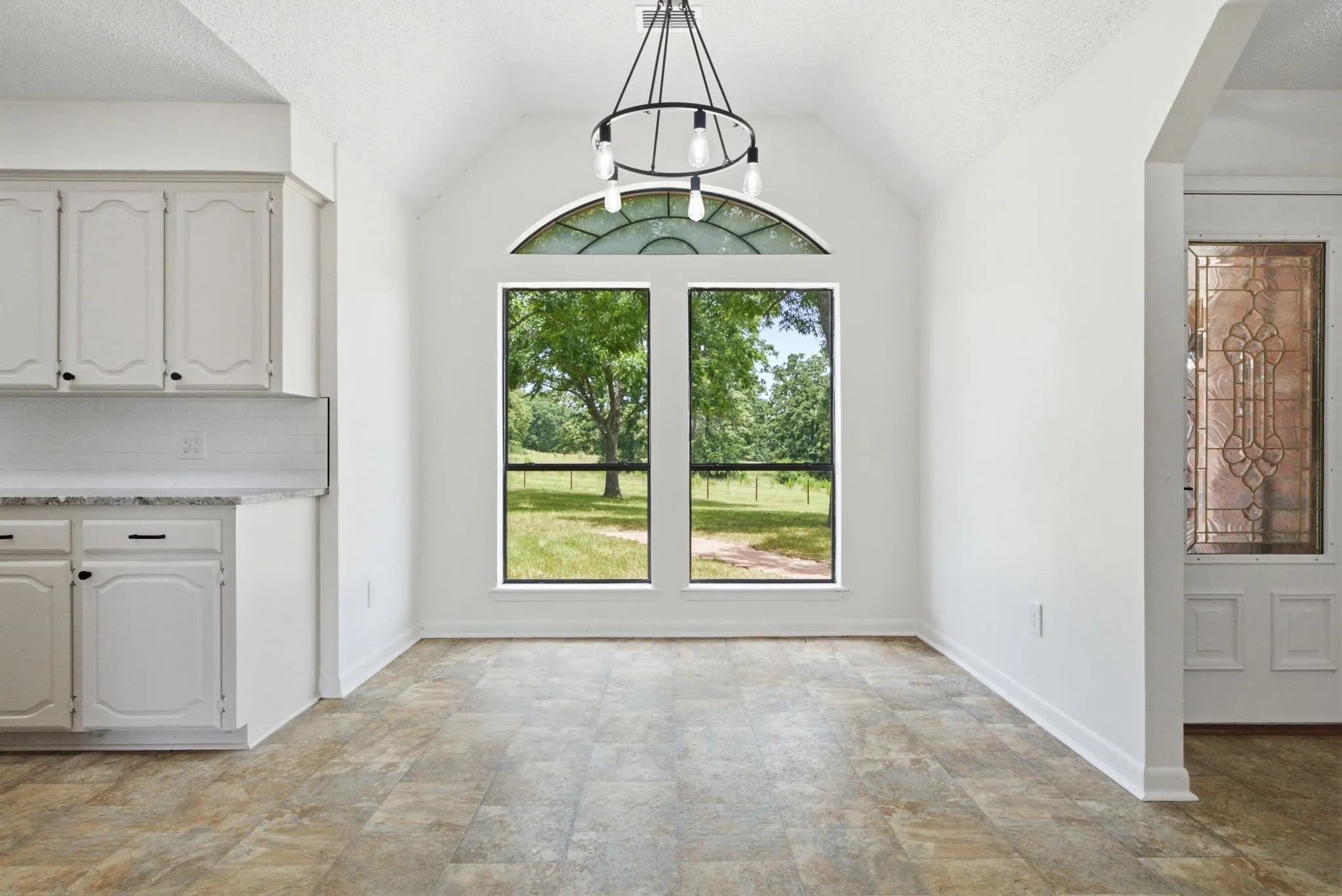 Farm For Sale in Houston County , 931 PR 5140, Grapeland, Texas 75844, 3 Bedroom, 3 Bathroom, Garage spaces, 2,025 Sqft, built in 1988, mls#21346137, Real Estate Agent in Grapeland, Homes For Sale in Houston county, Homes For Sale in Grapeland, Realtor in Grapeland Texas, Real Estate Brokerage Independent Realty Texas, Luminita Cordes Realtor