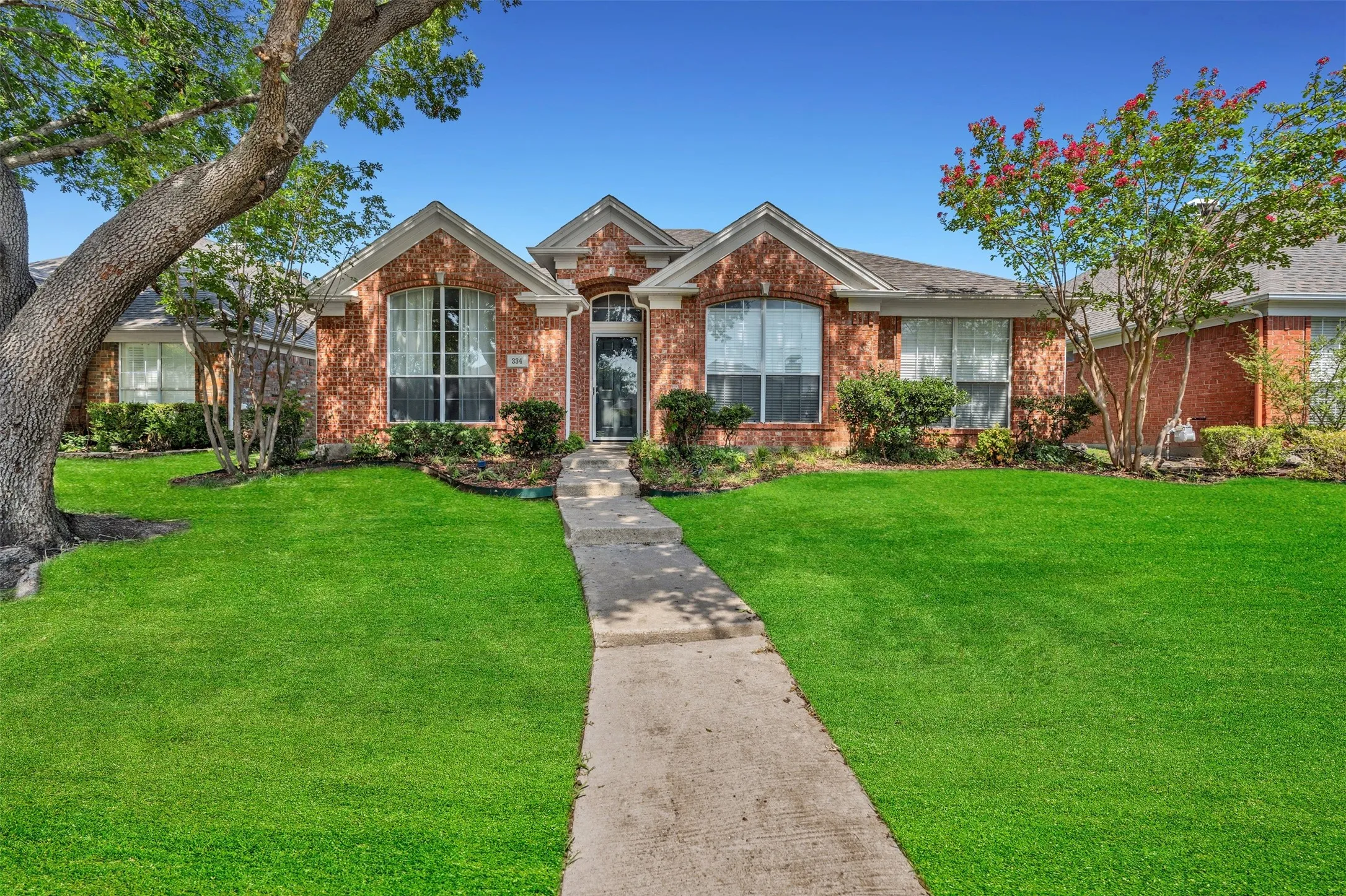 Single Family Residence For Sale in Dallas County , 334 Touchdown Drive, Irving, Texas 75063, 4 Bedroom, 2 Bathroom, 2 Garage spaces, 2,124 Sqft, built in 1994, mls#21346231, Real Estate Agent in Irving, Homes For Sale in Dallas county, Homes For Sale in Irving, Realtor in Irving Texas, Real Estate Brokerage Independent Realty Texas, Luminita Cordes Realtor