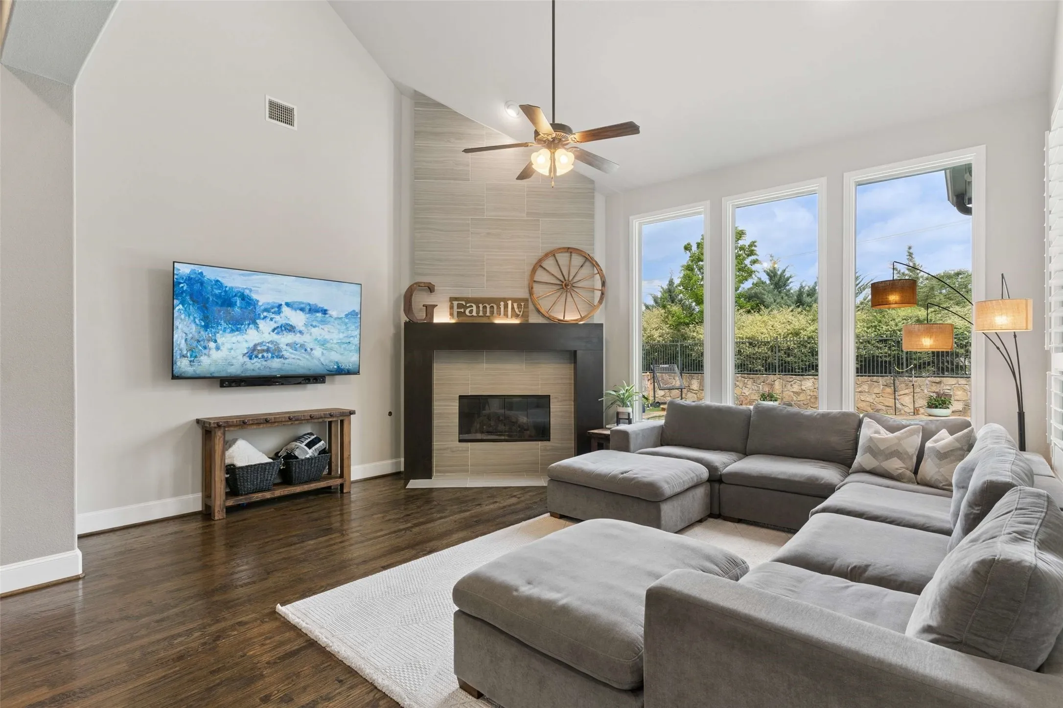 Single Family Residence For Sale in Collin County , 4261 Mesa Drive, Prosper, Texas 75078, 5 Bedroom, 4 Bathroom, 3 Garage spaces, 3,999 Sqft, built in 2014, mls#21346136, Real Estate Agent in Prosper, Homes For Sale in Collin county, Homes For Sale in Prosper, Realtor in Prosper Texas, Real Estate Brokerage Independent Realty Texas, Luminita Cordes Realtor