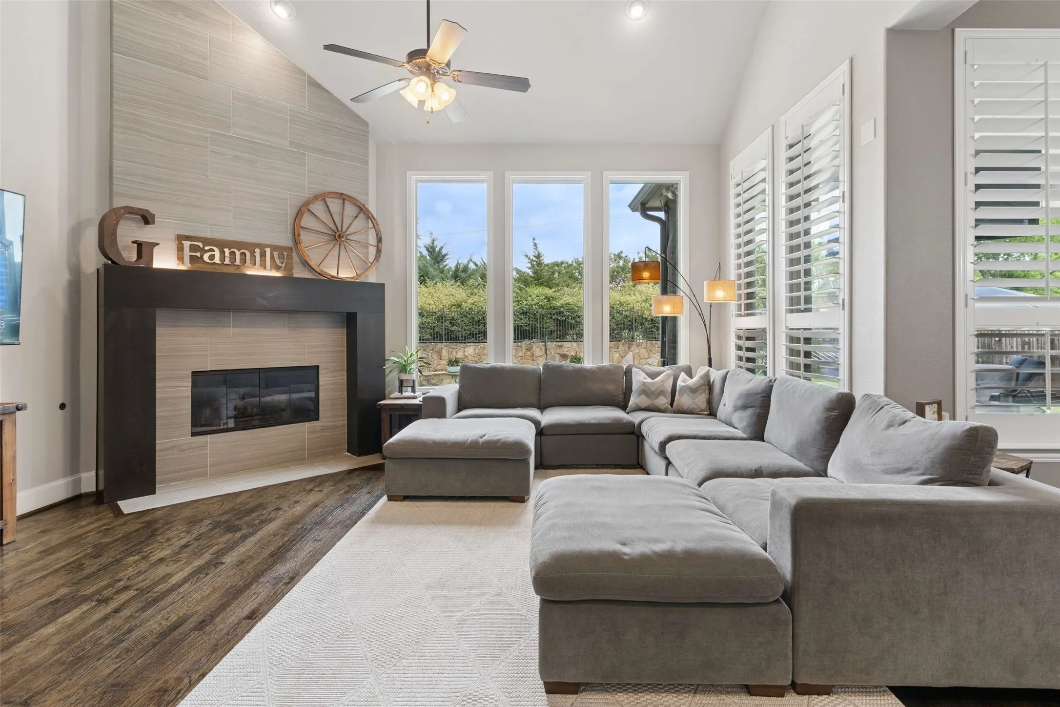 Single Family Residence For Sale in Collin County , 4261 Mesa Drive, Prosper, Texas 75078, 5 Bedroom, 4 Bathroom, 3 Garage spaces, 3,999 Sqft, built in 2014, mls#21346136, Real Estate Agent in Prosper, Homes For Sale in Collin county, Homes For Sale in Prosper, Realtor in Prosper Texas, Real Estate Brokerage Independent Realty Texas, Luminita Cordes Realtor