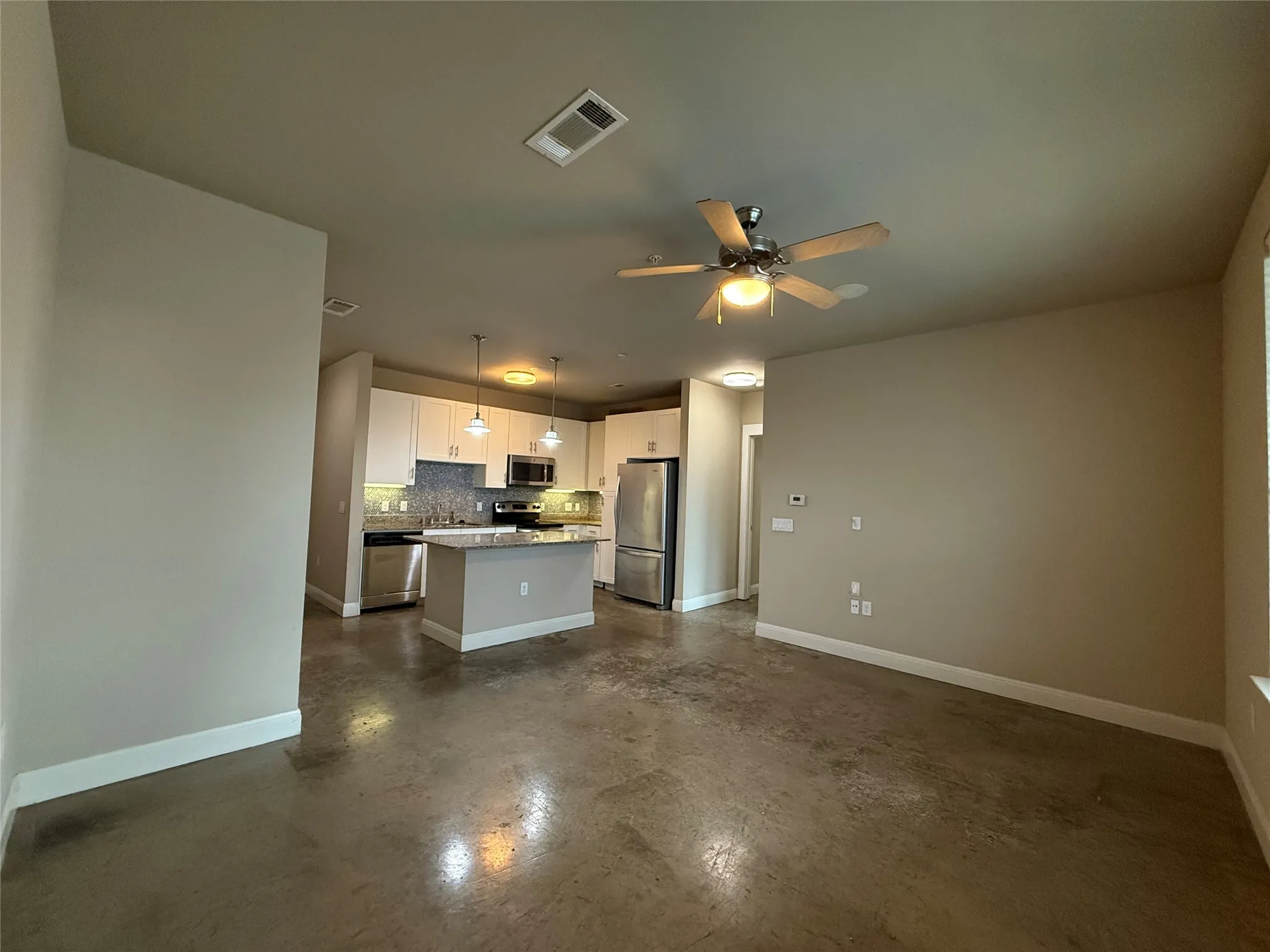 Apartment For Rent in Dallas County , 801 N Bishop Avenue 1-108, Dallas, Texas 75208, 1 Bedroom, 1 Bathroom, Garage spaces, 695 Sqft, built in 2013, mls#21346180, Real Estate Agent in Dallas, Homes For Rent in Dallas county, Homes For Rent in Dallas, Realtor in Dallas Texas, Real Estate Brokerage Independent Realty Texas, Luminita Cordes Realtor