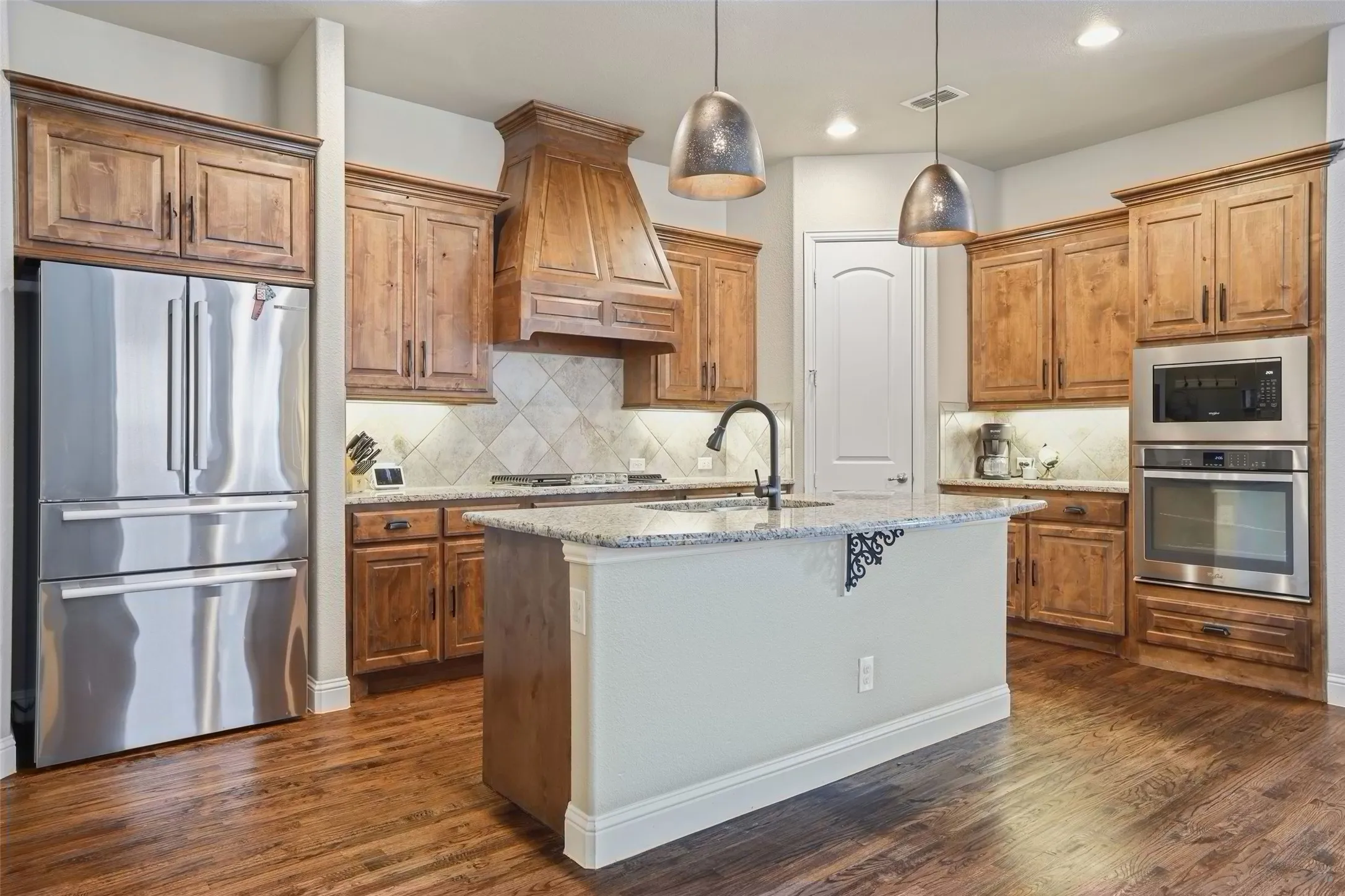 Single Family Residence For Sale in Denton County , 4908 Brookside Drive, Denton, Texas 76226, 3 Bedroom, 2 Bathroom, 2 Garage spaces, 2,028 Sqft, built in 2016, mls#21346197, Real Estate Agent in Denton, Homes For Sale in Denton county, Homes For Sale in Denton, Realtor in Denton Texas, Real Estate Brokerage Independent Realty Texas, Luminita Cordes Realtor