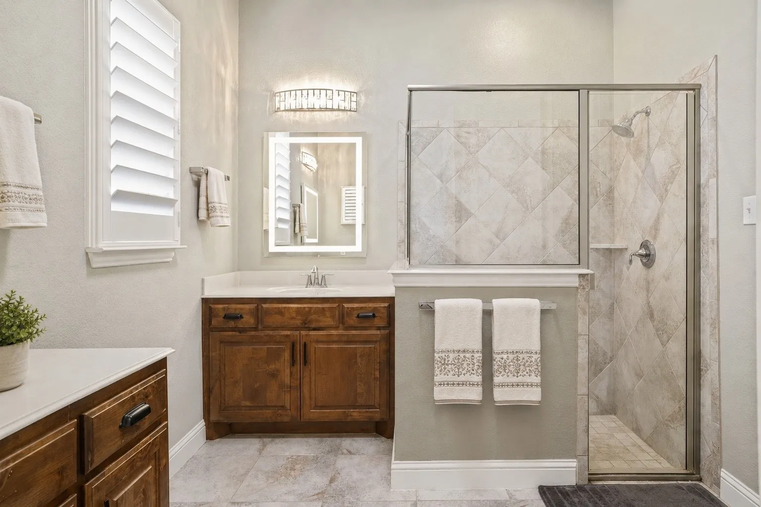 Single Family Residence For Sale in Denton County , 4908 Brookside Drive, Denton, Texas 76226, 3 Bedroom, 2 Bathroom, 2 Garage spaces, 2,028 Sqft, built in 2016, mls#21346197, Real Estate Agent in Denton, Homes For Sale in Denton county, Homes For Sale in Denton, Realtor in Denton Texas, Real Estate Brokerage Independent Realty Texas, Luminita Cordes Realtor