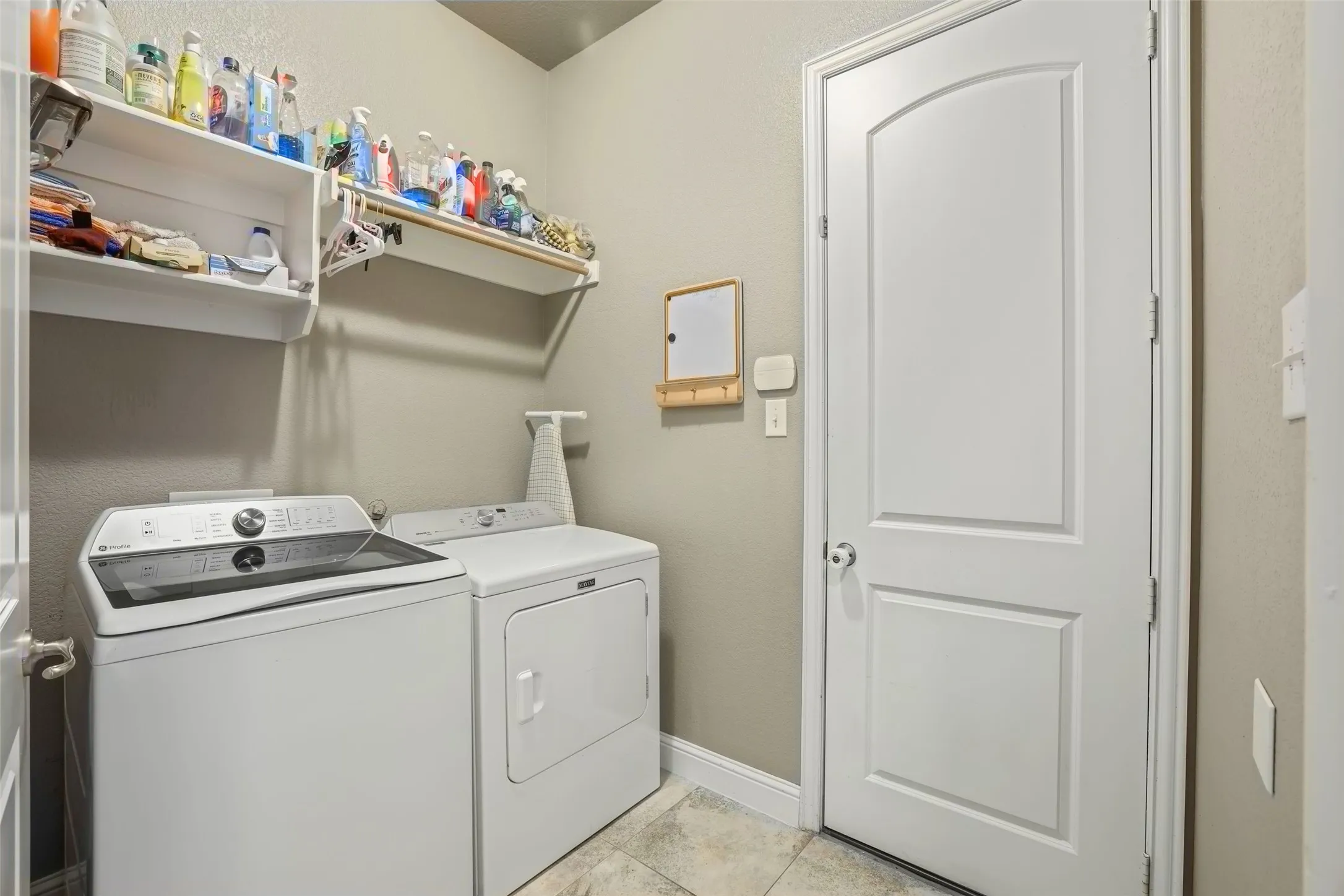 Single Family Residence For Sale in Denton County , 4908 Brookside Drive, Denton, Texas 76226, 3 Bedroom, 2 Bathroom, 2 Garage spaces, 2,028 Sqft, built in 2016, mls#21346197, Real Estate Agent in Denton, Homes For Sale in Denton county, Homes For Sale in Denton, Realtor in Denton Texas, Real Estate Brokerage Independent Realty Texas, Luminita Cordes Realtor