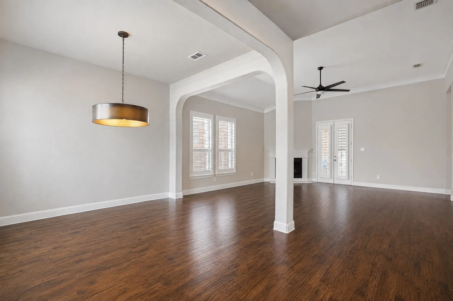 Single Family Residence For Sale in Denton County , 4908 Brookside Drive, Denton, Texas 76226, 3 Bedroom, 2 Bathroom, 2 Garage spaces, 2,028 Sqft, built in 2016, mls#21346197, Real Estate Agent in Denton, Homes For Sale in Denton county, Homes For Sale in Denton, Realtor in Denton Texas, Real Estate Brokerage Independent Realty Texas, Luminita Cordes Realtor