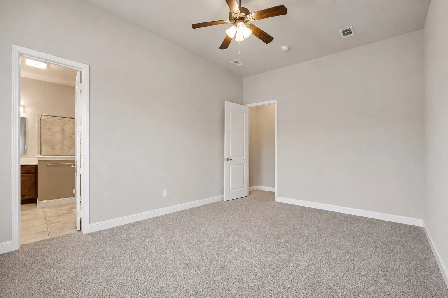 Single Family Residence For Sale in Denton County , 4908 Brookside Drive, Denton, Texas 76226, 3 Bedroom, 2 Bathroom, 2 Garage spaces, 2,028 Sqft, built in 2016, mls#21346197, Real Estate Agent in Denton, Homes For Sale in Denton county, Homes For Sale in Denton, Realtor in Denton Texas, Real Estate Brokerage Independent Realty Texas, Luminita Cordes Realtor