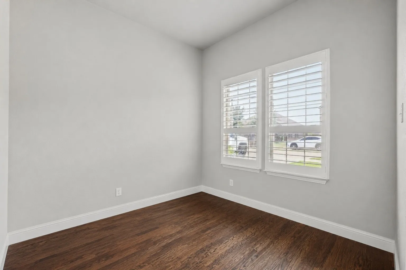 Single Family Residence For Sale in Denton County , 4908 Brookside Drive, Denton, Texas 76226, 3 Bedroom, 2 Bathroom, 2 Garage spaces, 2,028 Sqft, built in 2016, mls#21346197, Real Estate Agent in Denton, Homes For Sale in Denton county, Homes For Sale in Denton, Realtor in Denton Texas, Real Estate Brokerage Independent Realty Texas, Luminita Cordes Realtor