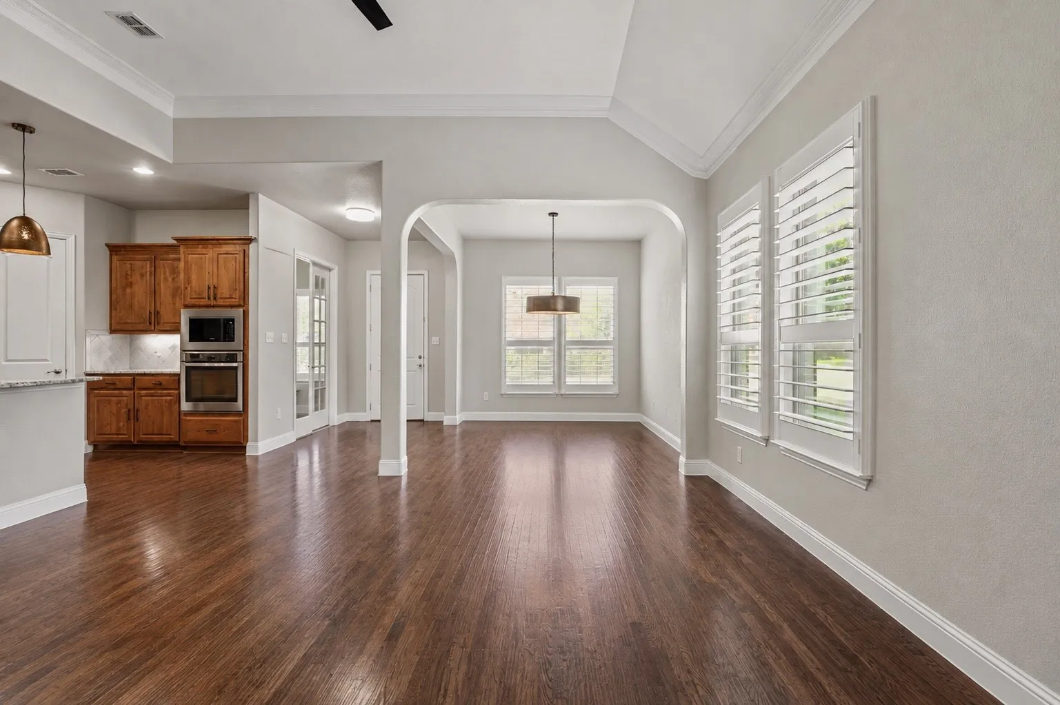 Single Family Residence For Sale in Denton County , 4908 Brookside Drive, Denton, Texas 76226, 3 Bedroom, 2 Bathroom, 2 Garage spaces, 2,028 Sqft, built in 2016, mls#21346197, Real Estate Agent in Denton, Homes For Sale in Denton county, Homes For Sale in Denton, Realtor in Denton Texas, Real Estate Brokerage Independent Realty Texas, Luminita Cordes Realtor