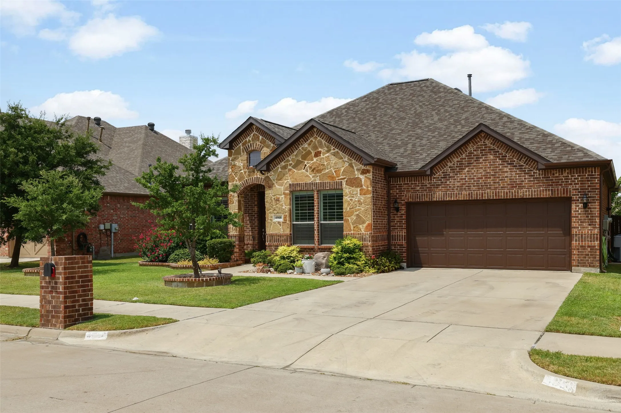 Single Family Residence For Sale in Denton County , 4908 Brookside Drive, Denton, Texas 76226, 3 Bedroom, 2 Bathroom, 2 Garage spaces, 2,028 Sqft, built in 2016, mls#21346197, Real Estate Agent in Denton, Homes For Sale in Denton county, Homes For Sale in Denton, Realtor in Denton Texas, Real Estate Brokerage Independent Realty Texas, Luminita Cordes Realtor