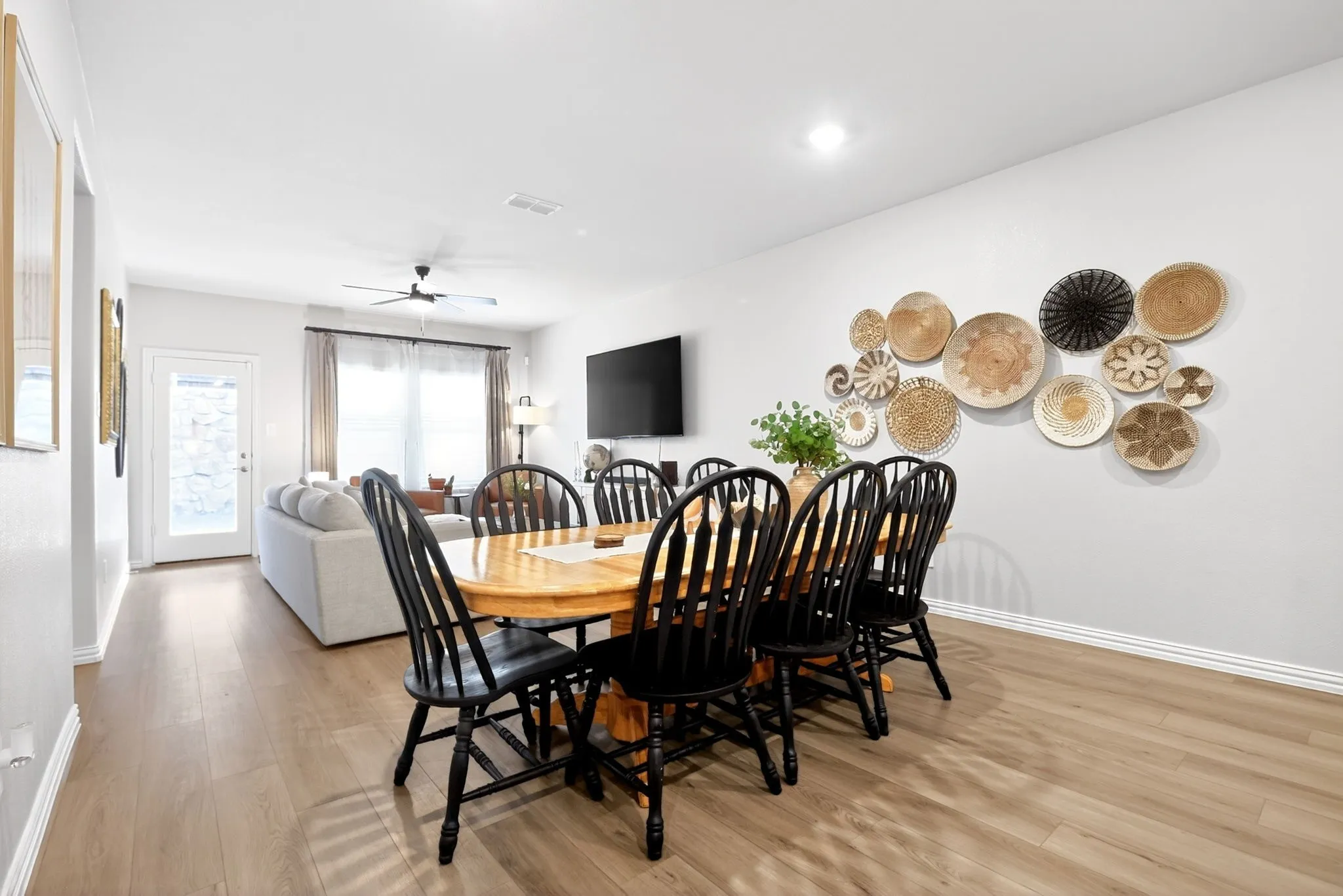 Single Family Residence For Rent in Kaufman County , 2230 Cliff Springs Drive, Forney, Texas 75126, 3 Bedroom, 2 Bathroom, 2 Garage spaces, 1,498 Sqft, built in 2023, mls#21346204, Real Estate Agent in Forney, Homes For Rent in Kaufman county, Homes For Rent in Forney, Realtor in Forney Texas, Real Estate Brokerage Independent Realty Texas, Luminita Cordes Realtor