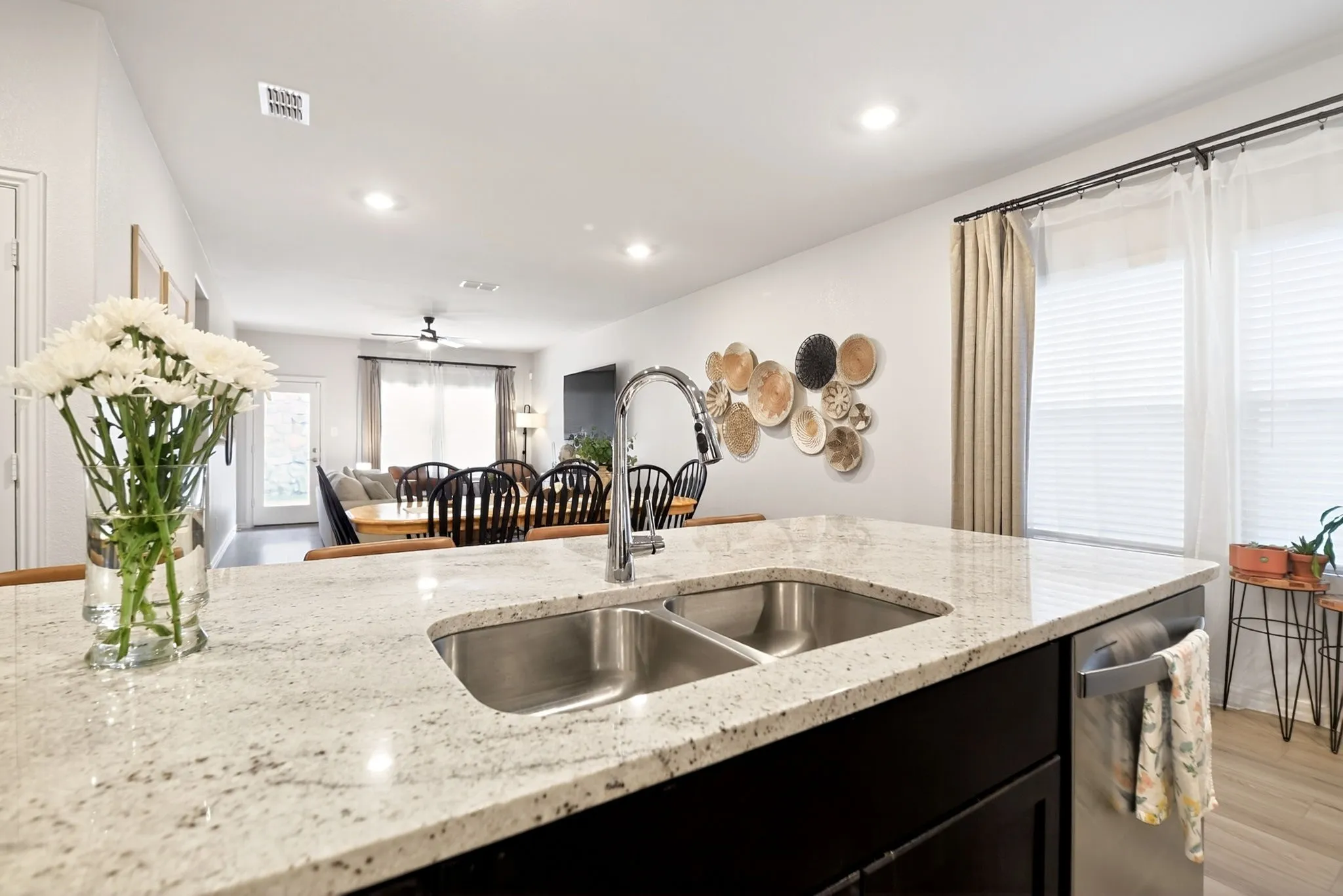 Single Family Residence For Rent in Kaufman County , 2230 Cliff Springs Drive, Forney, Texas 75126, 3 Bedroom, 2 Bathroom, 2 Garage spaces, 1,498 Sqft, built in 2023, mls#21346204, Real Estate Agent in Forney, Homes For Rent in Kaufman county, Homes For Rent in Forney, Realtor in Forney Texas, Real Estate Brokerage Independent Realty Texas, Luminita Cordes Realtor