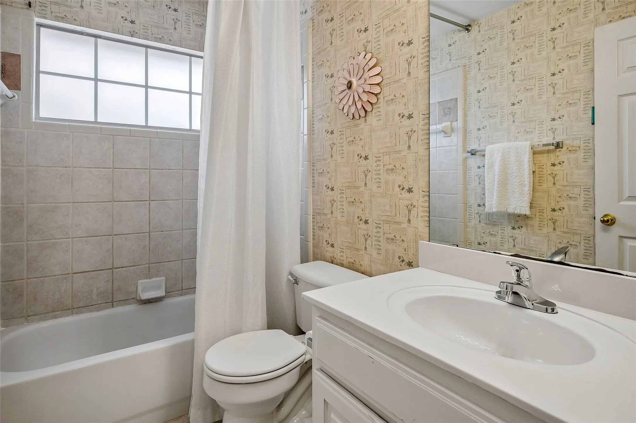 Yet another bath, clean and private.