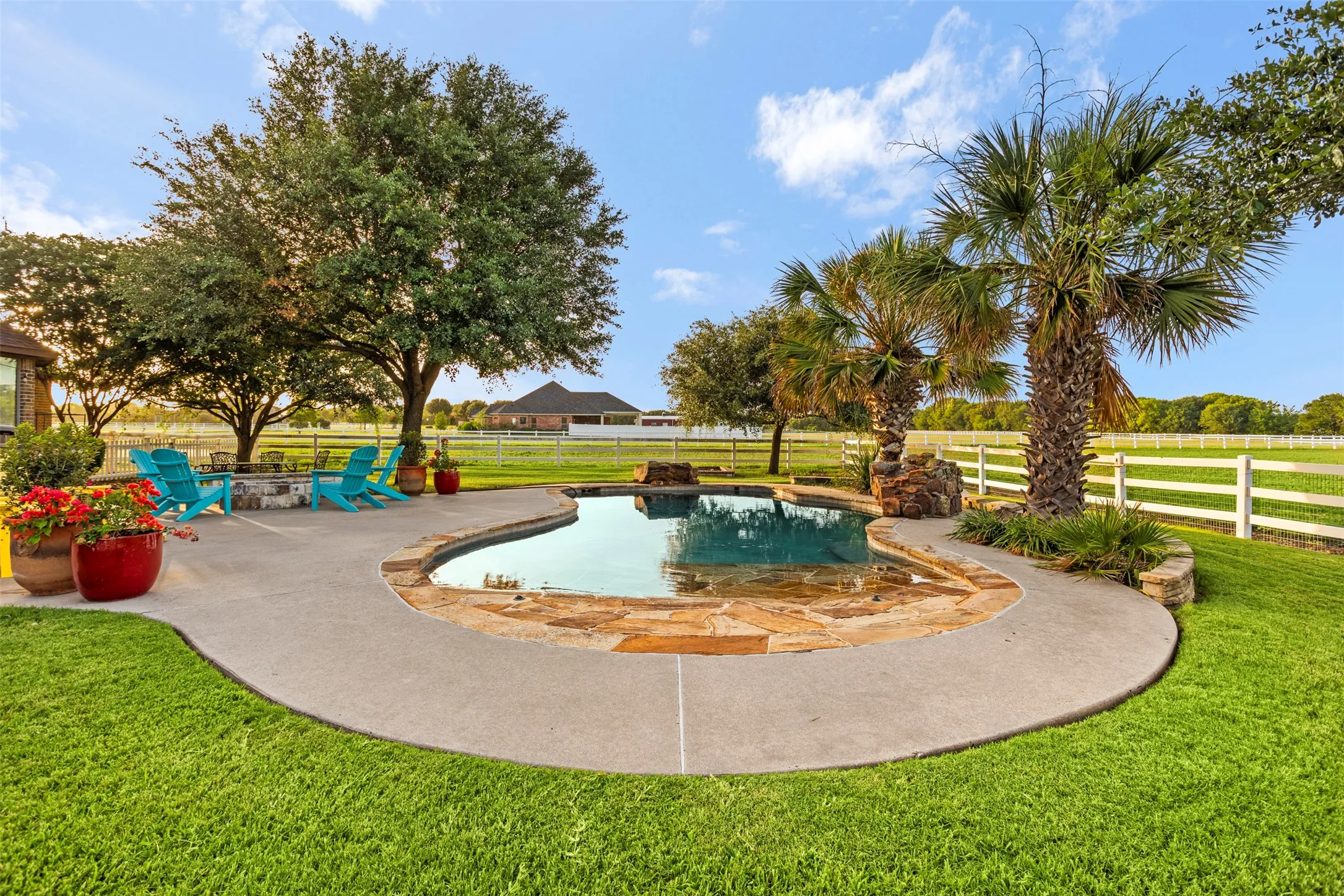 Single Family Residence For Sale in Ellis County , 170 Steel Dust Drive, Red Oak, Texas 75154, 6 Bedroom, 5 Bathroom, 4 Garage spaces, 3,888 Sqft, built in 2006, mls#21345415, Real Estate Agent in Red Oak, Homes For Sale in Ellis county, Homes For Sale in Red Oak, Realtor in Red Oak Texas, Real Estate Brokerage Independent Realty Texas, Luminita Cordes Realtor