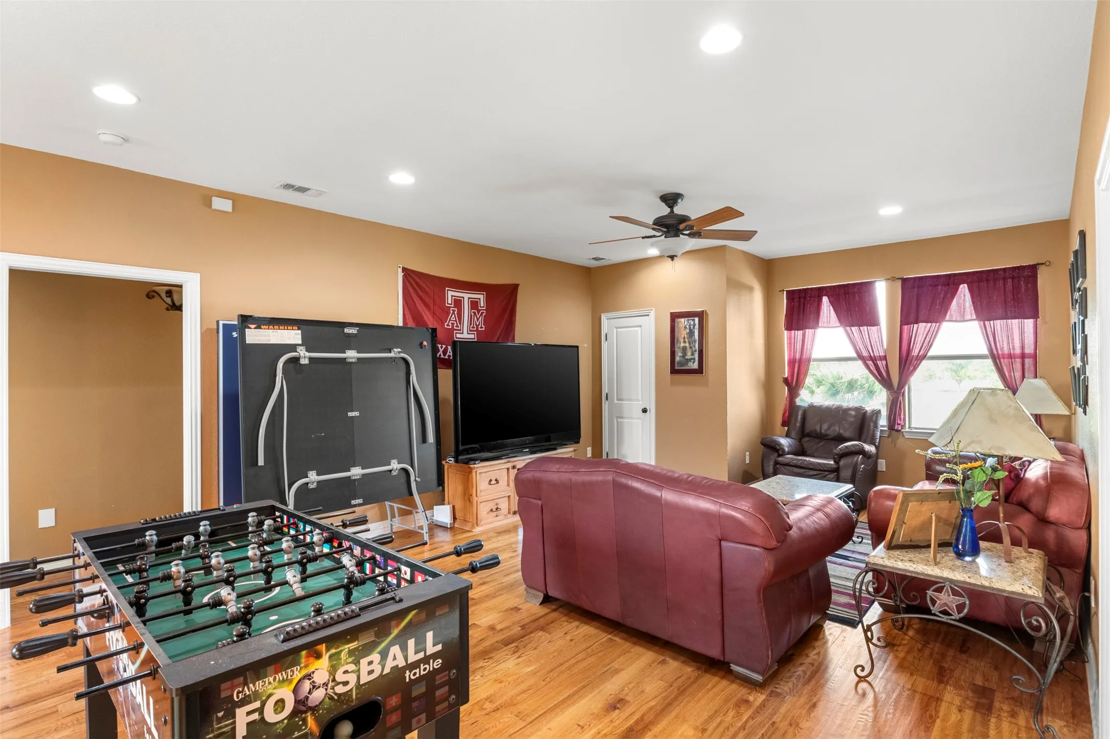Game Room/Family Room - 2nd floor