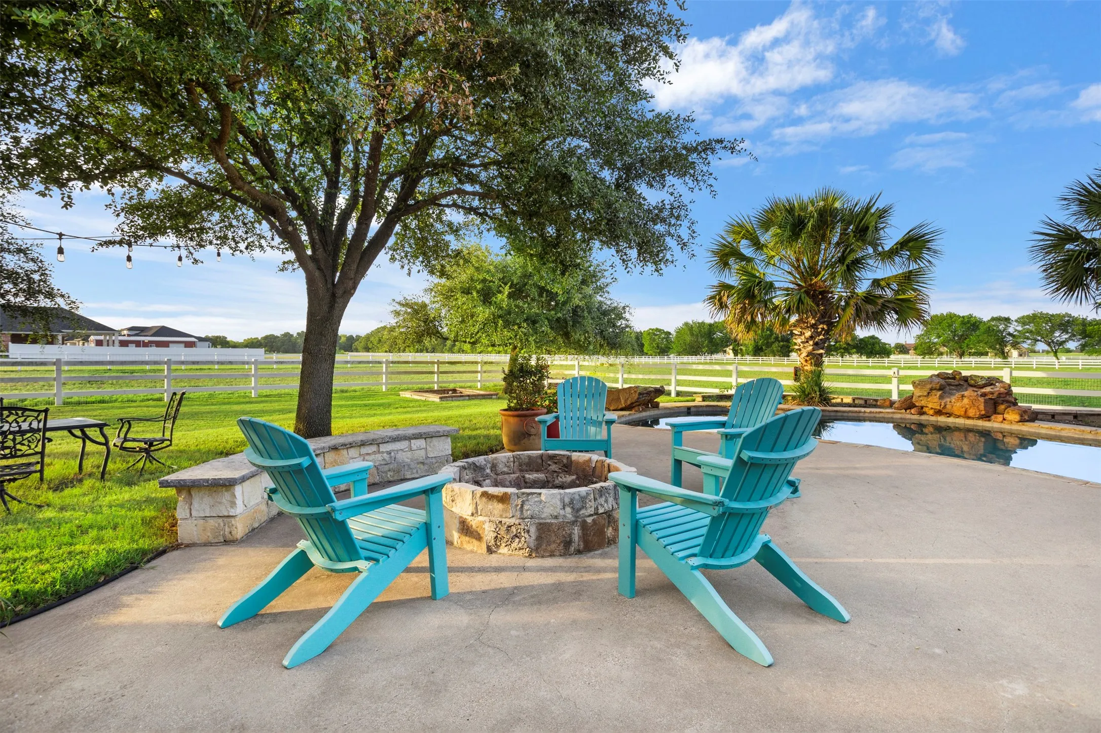 Single Family Residence For Sale in Ellis County , 170 Steel Dust Drive, Red Oak, Texas 75154, 6 Bedroom, 5 Bathroom, 4 Garage spaces, 3,888 Sqft, built in 2006, mls#21345415, Real Estate Agent in Red Oak, Homes For Sale in Ellis county, Homes For Sale in Red Oak, Realtor in Red Oak Texas, Real Estate Brokerage Independent Realty Texas, Luminita Cordes Realtor