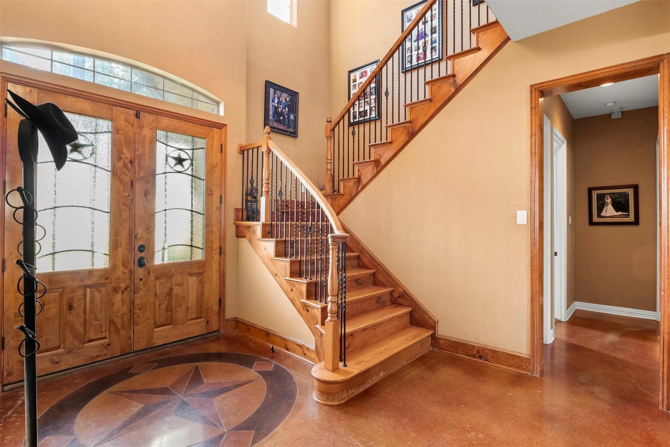 Single Family Residence For Sale in Ellis County , 170 Steel Dust Drive, Red Oak, Texas 75154, 6 Bedroom, 5 Bathroom, 4 Garage spaces, 3,888 Sqft, built in 2006, mls#21345415, Real Estate Agent in Red Oak, Homes For Sale in Ellis county, Homes For Sale in Red Oak, Realtor in Red Oak Texas, Real Estate Brokerage Independent Realty Texas, Luminita Cordes Realtor