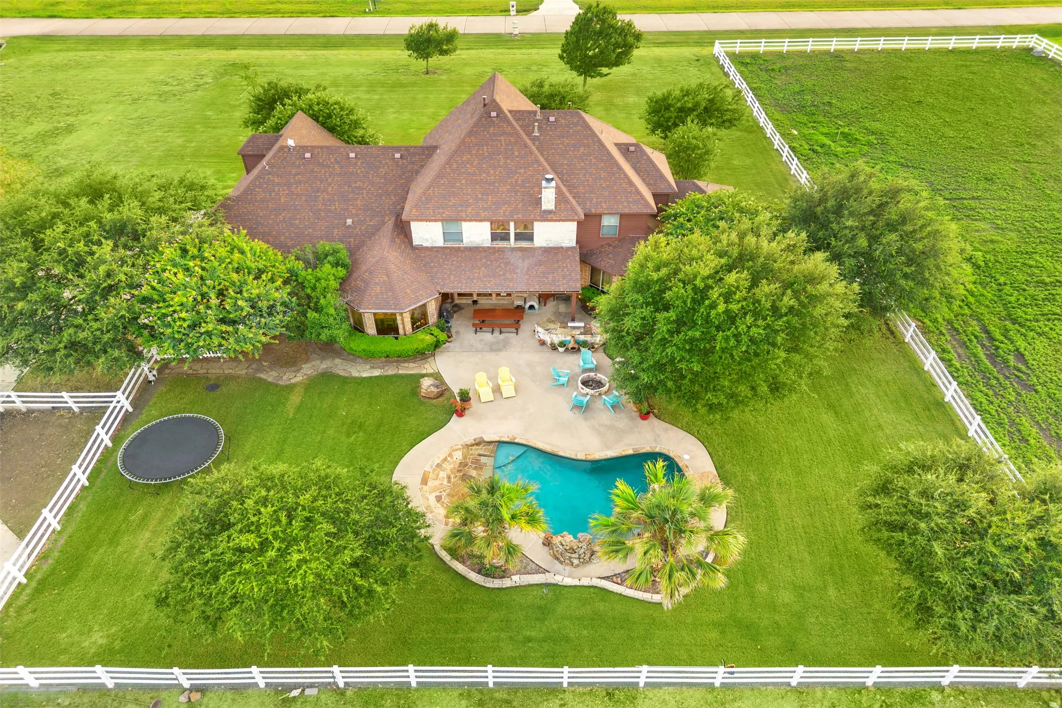Single Family Residence For Sale in Ellis County , 170 Steel Dust Drive, Red Oak, Texas 75154, 6 Bedroom, 5 Bathroom, 4 Garage spaces, 3,888 Sqft, built in 2006, mls#21345415, Real Estate Agent in Red Oak, Homes For Sale in Ellis county, Homes For Sale in Red Oak, Realtor in Red Oak Texas, Real Estate Brokerage Independent Realty Texas, Luminita Cordes Realtor