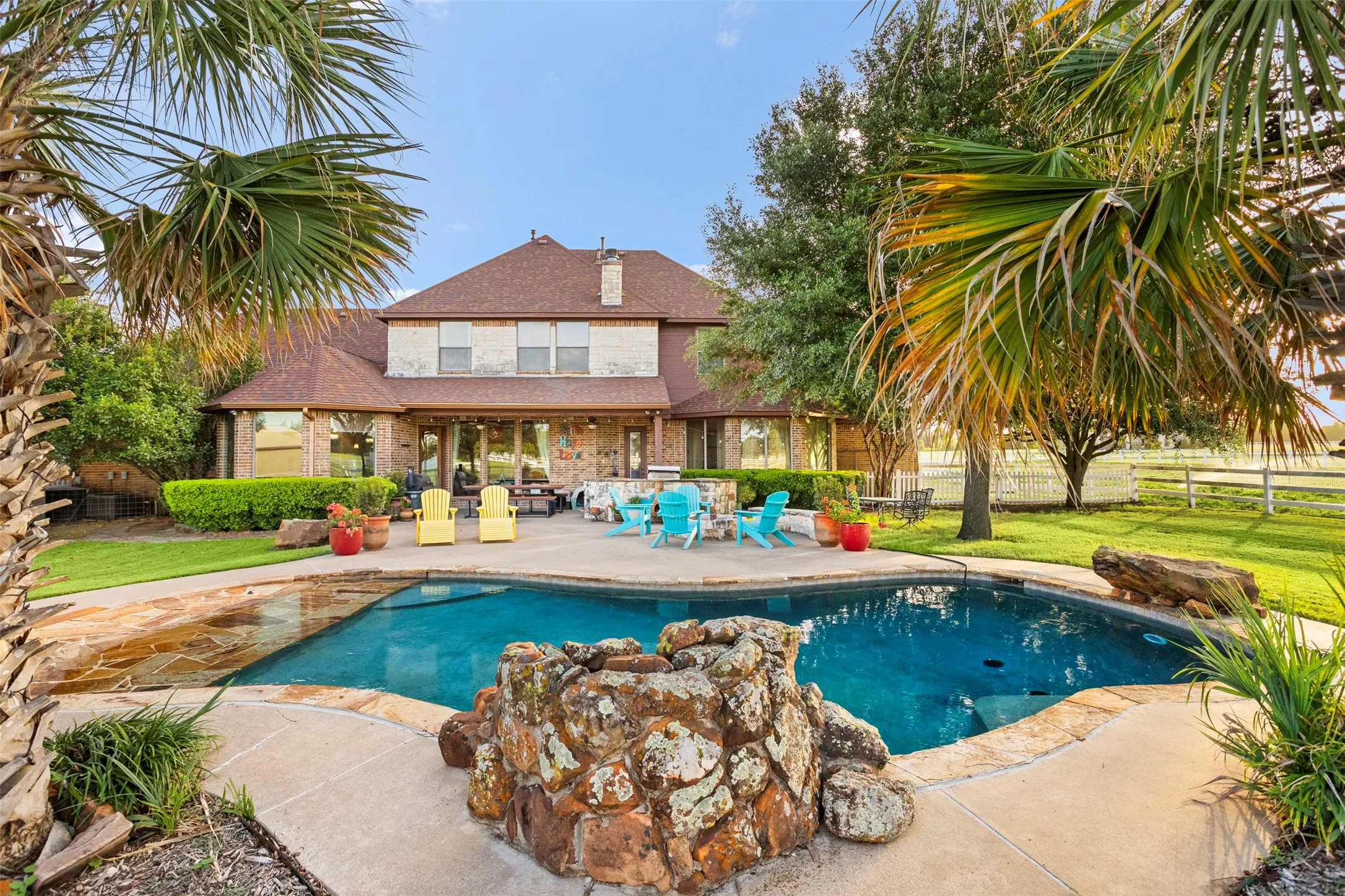 Single Family Residence For Sale in Ellis County , 170 Steel Dust Drive, Red Oak, Texas 75154, 6 Bedroom, 5 Bathroom, 4 Garage spaces, 3,888 Sqft, built in 2006, mls#21345415, Real Estate Agent in Red Oak, Homes For Sale in Ellis county, Homes For Sale in Red Oak, Realtor in Red Oak Texas, Real Estate Brokerage Independent Realty Texas, Luminita Cordes Realtor
