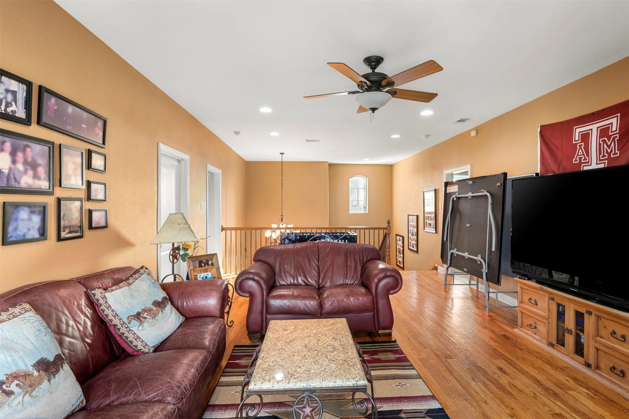 Game Room/Family Room - 2nd floor