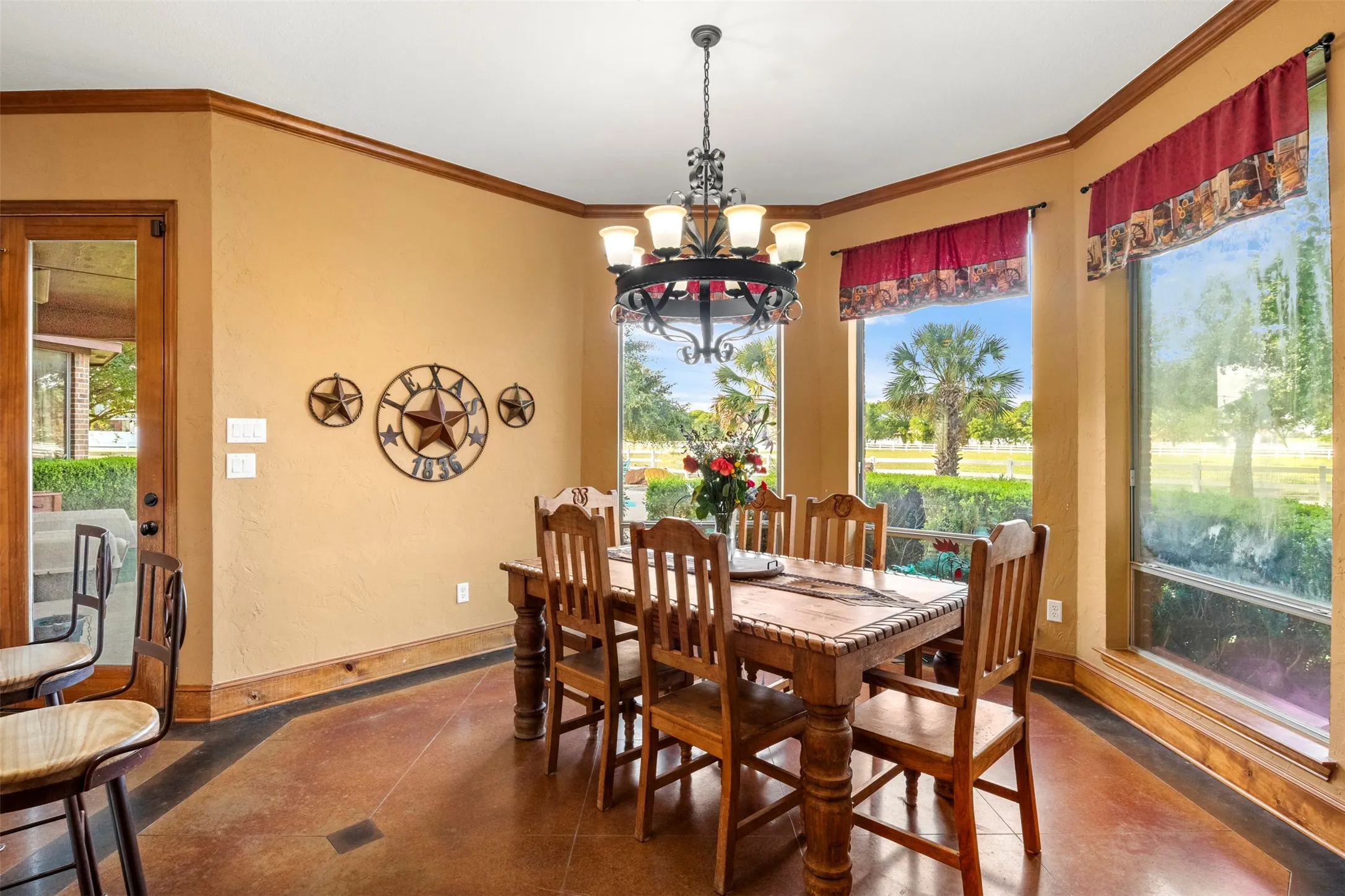 Single Family Residence For Sale in Ellis County , 170 Steel Dust Drive, Red Oak, Texas 75154, 6 Bedroom, 5 Bathroom, 4 Garage spaces, 3,888 Sqft, built in 2006, mls#21345415, Real Estate Agent in Red Oak, Homes For Sale in Ellis county, Homes For Sale in Red Oak, Realtor in Red Oak Texas, Real Estate Brokerage Independent Realty Texas, Luminita Cordes Realtor