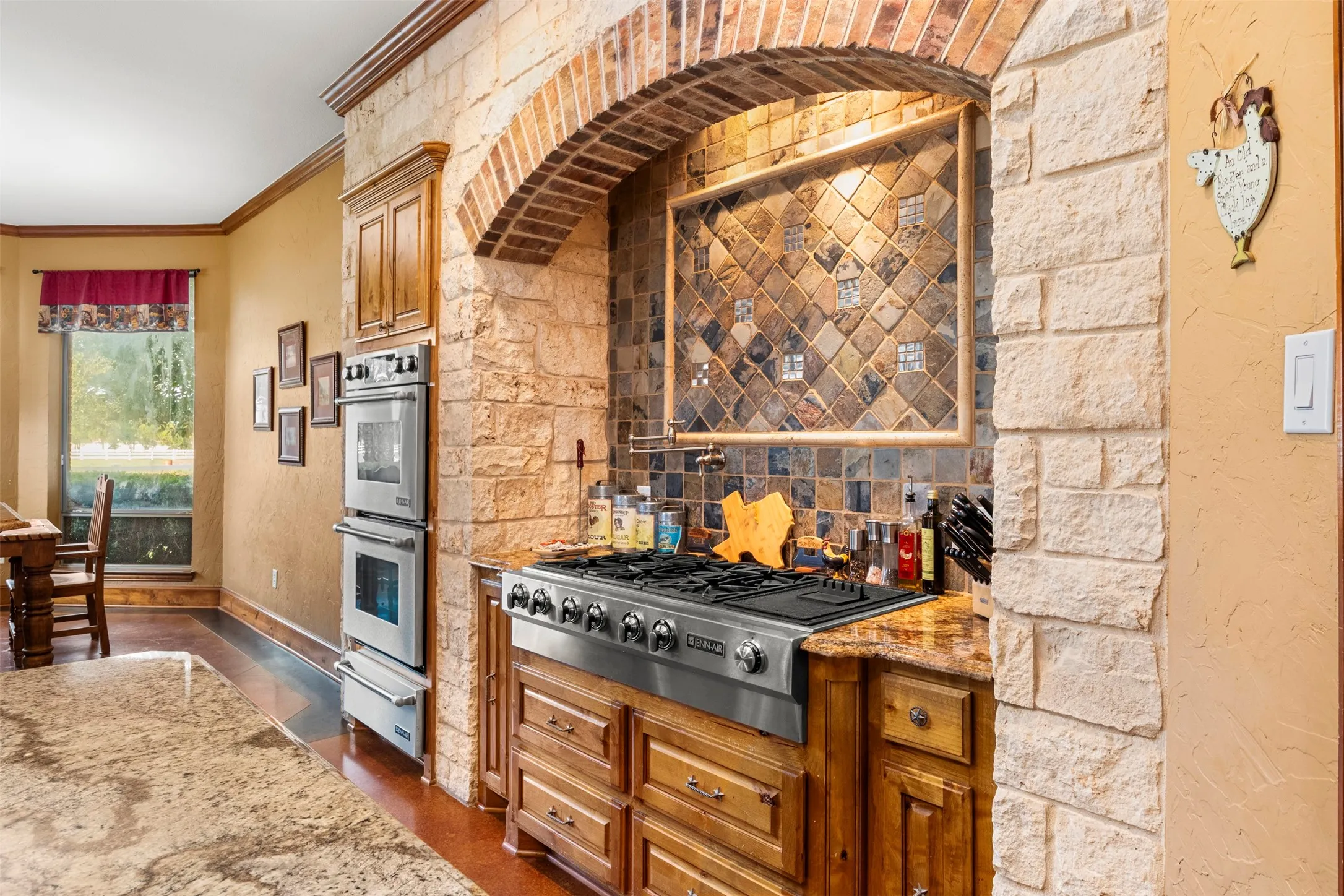 Single Family Residence For Sale in Ellis County , 170 Steel Dust Drive, Red Oak, Texas 75154, 6 Bedroom, 5 Bathroom, 4 Garage spaces, 3,888 Sqft, built in 2006, mls#21345415, Real Estate Agent in Red Oak, Homes For Sale in Ellis county, Homes For Sale in Red Oak, Realtor in Red Oak Texas, Real Estate Brokerage Independent Realty Texas, Luminita Cordes Realtor
