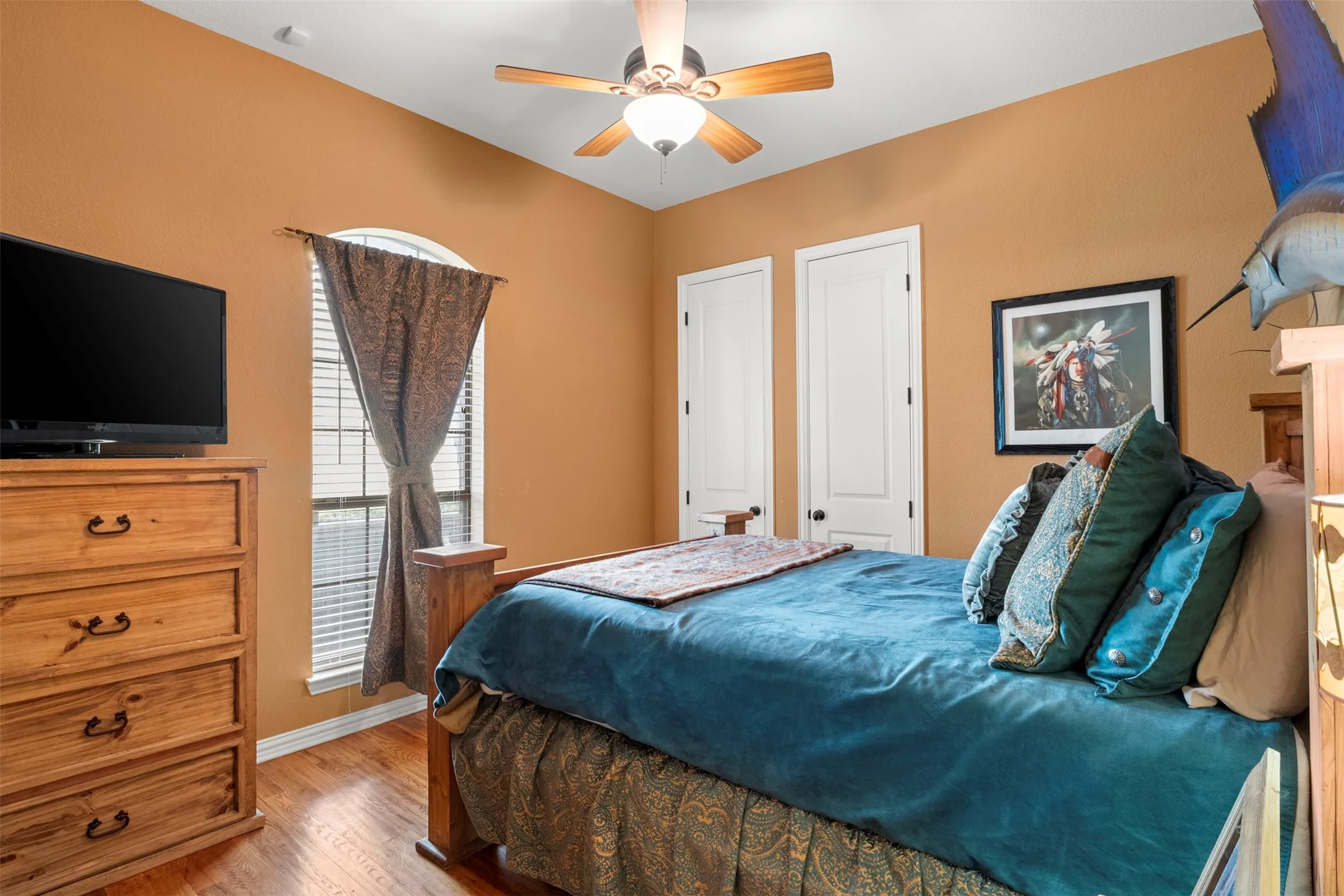 Guest Bedroom - 1st floor