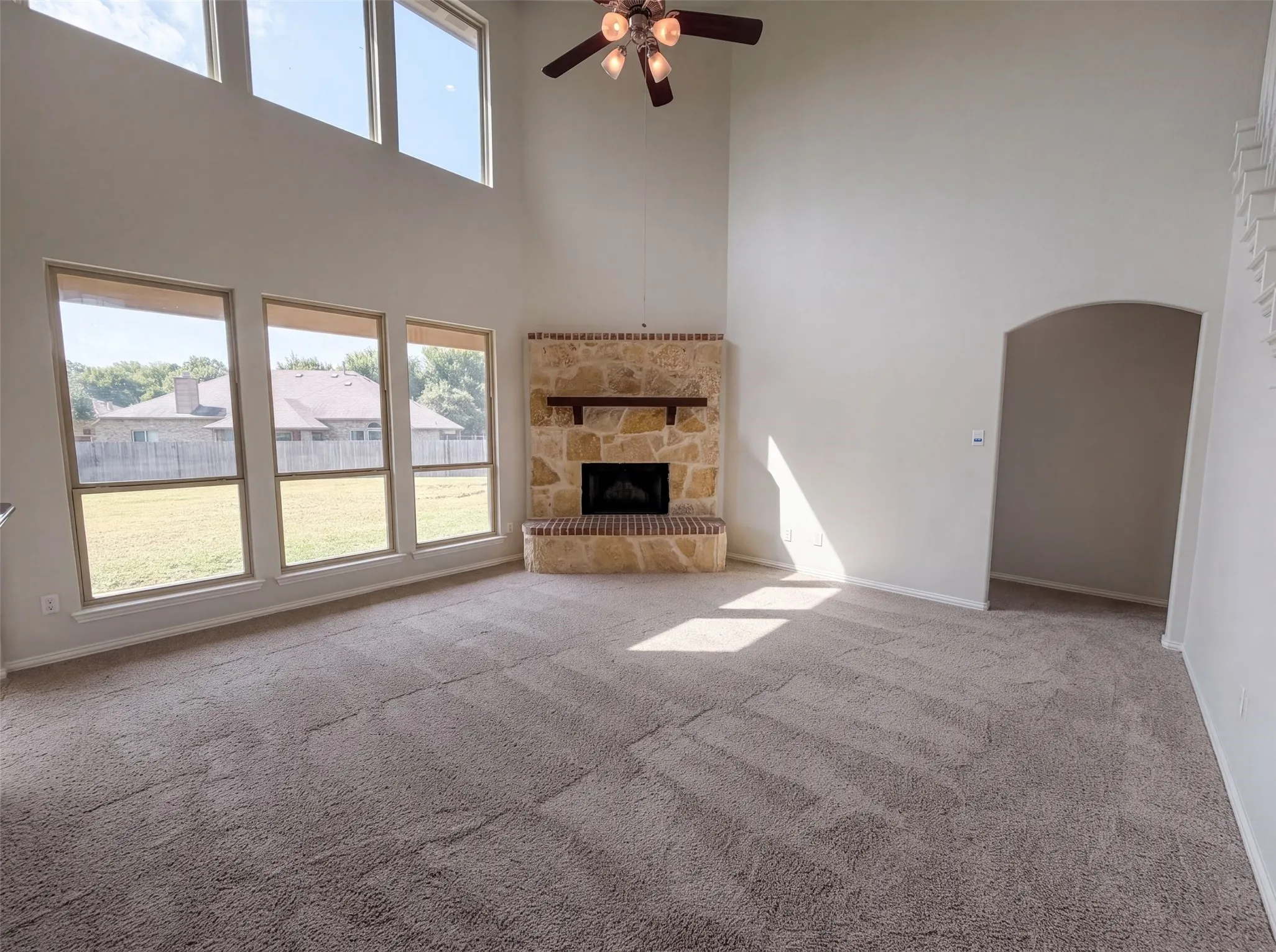 Single Family Residence For Sale in Ellis County , 204 Janice Court, Glenn Heights, Texas 75154, 4 Bedroom, 3 Bathroom, 2 Garage spaces, 2,433 Sqft, built in 2016, mls#21346243, Real Estate Agent in Glenn Heights, Homes For Sale in Ellis county, Homes For Sale in Glenn Heights, Realtor in Glenn Heights Texas, Real Estate Brokerage Independent Realty Texas, Luminita Cordes Realtor