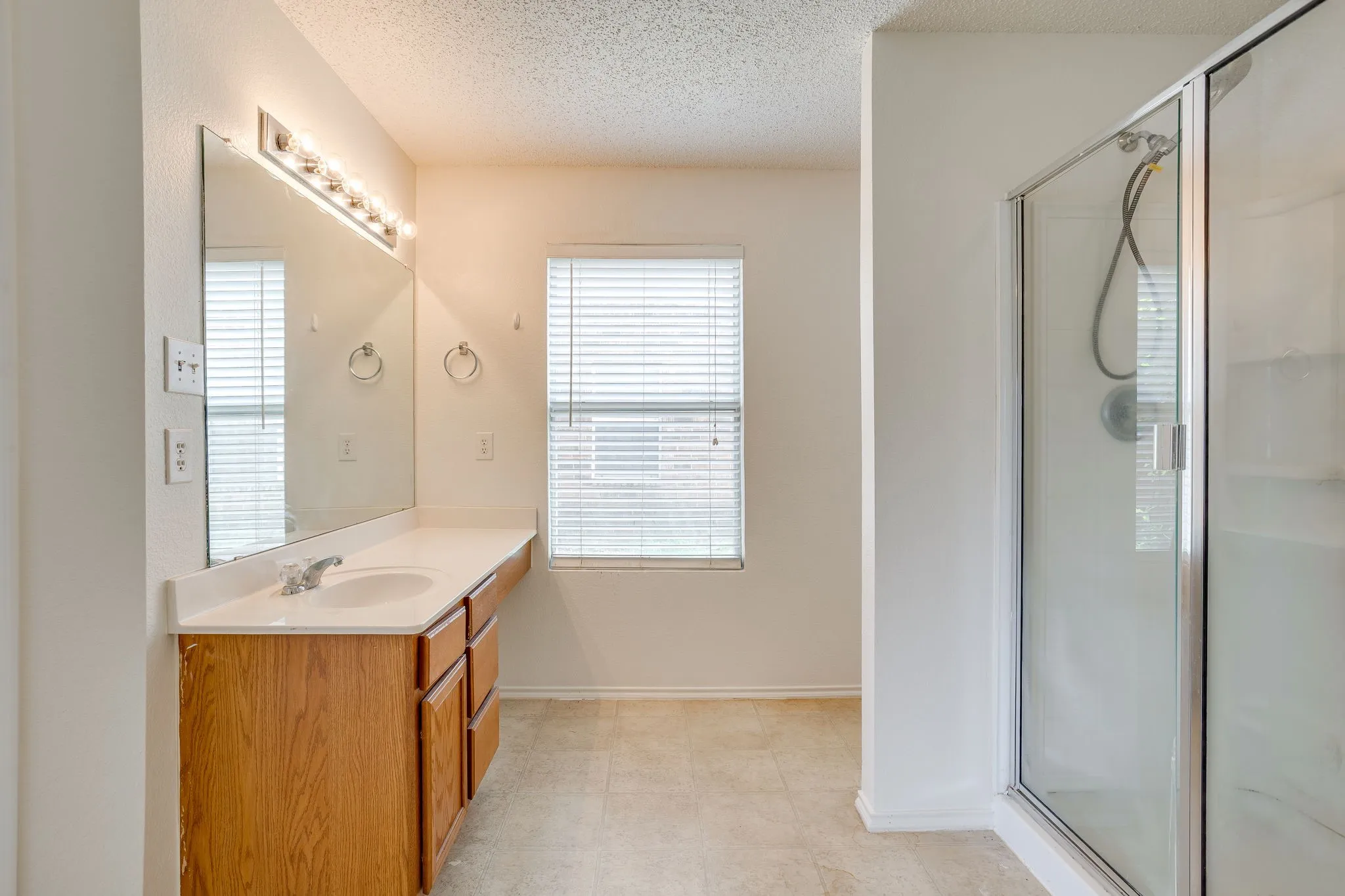 Ensuite bathroom.