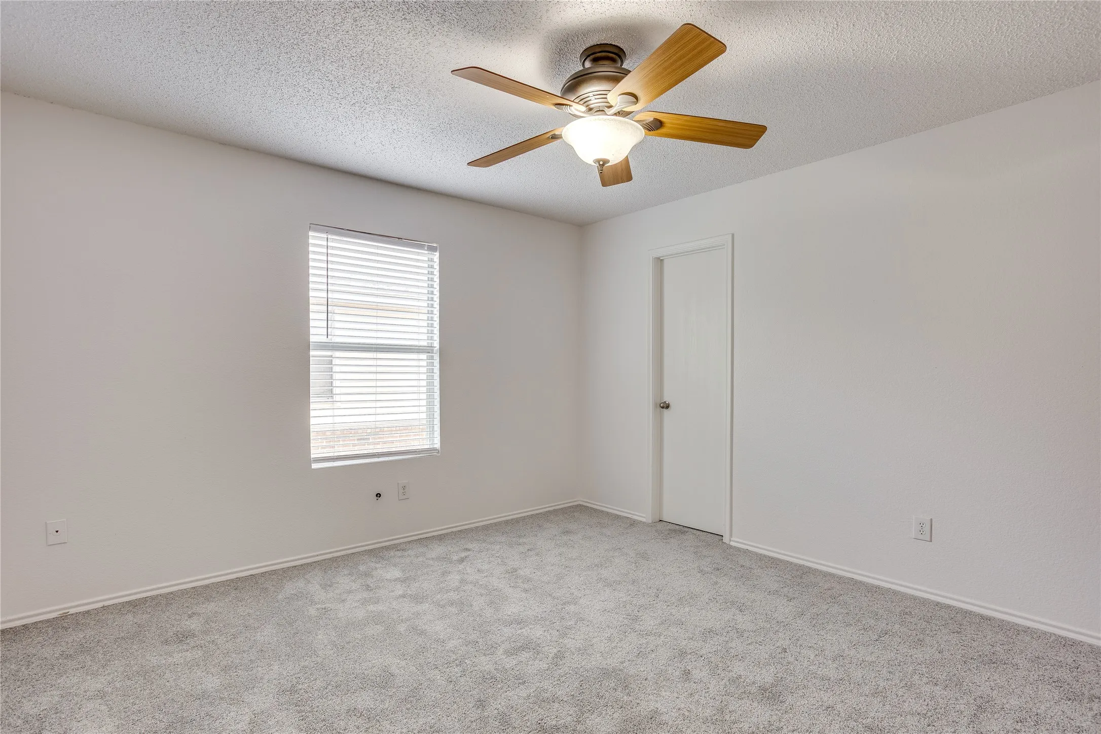 Large Upstairs bedroom