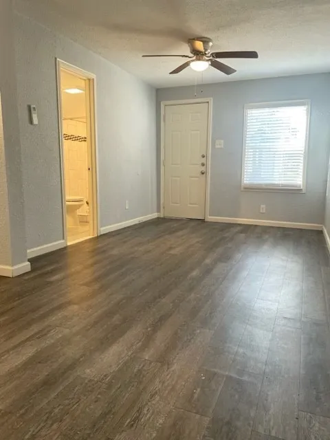 Apartment For Rent in Dallas County , 4522 Gaston Avenue 4, Dallas, Texas 75246, 1 Bedroom, 1 Bathroom, Garage spaces, 600 Sqft, built in 1908, mls#21346249, Real Estate Agent in Dallas, Homes For Rent in Dallas county, Homes For Rent in Dallas, Realtor in Dallas Texas, Real Estate Brokerage Independent Realty Texas, Luminita Cordes Realtor