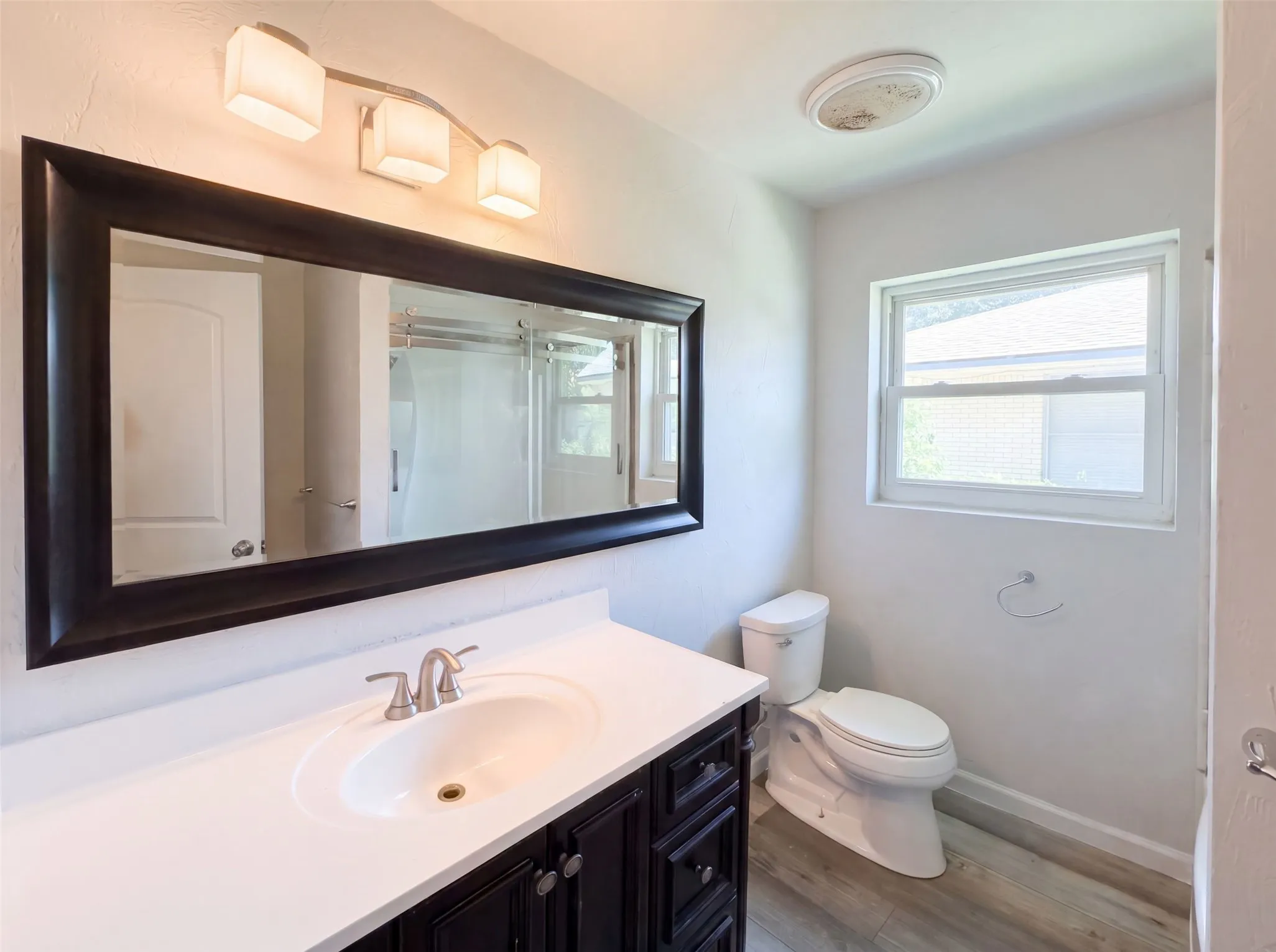 Single Family Residence For Sale in Dallas County , 2415 Barnes Bridge Road, Dallas, Texas 75228, 3 Bedroom, 2 Bathroom, Garage spaces, 1,808 Sqft, built in 1953, mls#21346250, Real Estate Agent in Dallas, Homes For Sale in Dallas county, Homes For Sale in Dallas, Realtor in Dallas Texas, Real Estate Brokerage Independent Realty Texas, Luminita Cordes Realtor