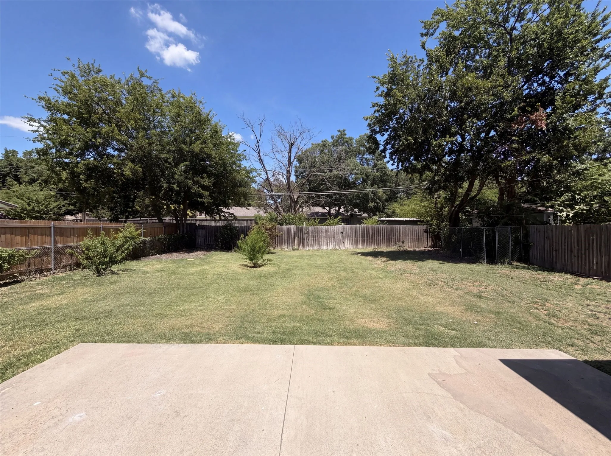 Single Family Residence For Sale in Dallas County , 2415 Barnes Bridge Road, Dallas, Texas 75228, 3 Bedroom, 2 Bathroom, Garage spaces, 1,808 Sqft, built in 1953, mls#21346250, Real Estate Agent in Dallas, Homes For Sale in Dallas county, Homes For Sale in Dallas, Realtor in Dallas Texas, Real Estate Brokerage Independent Realty Texas, Luminita Cordes Realtor