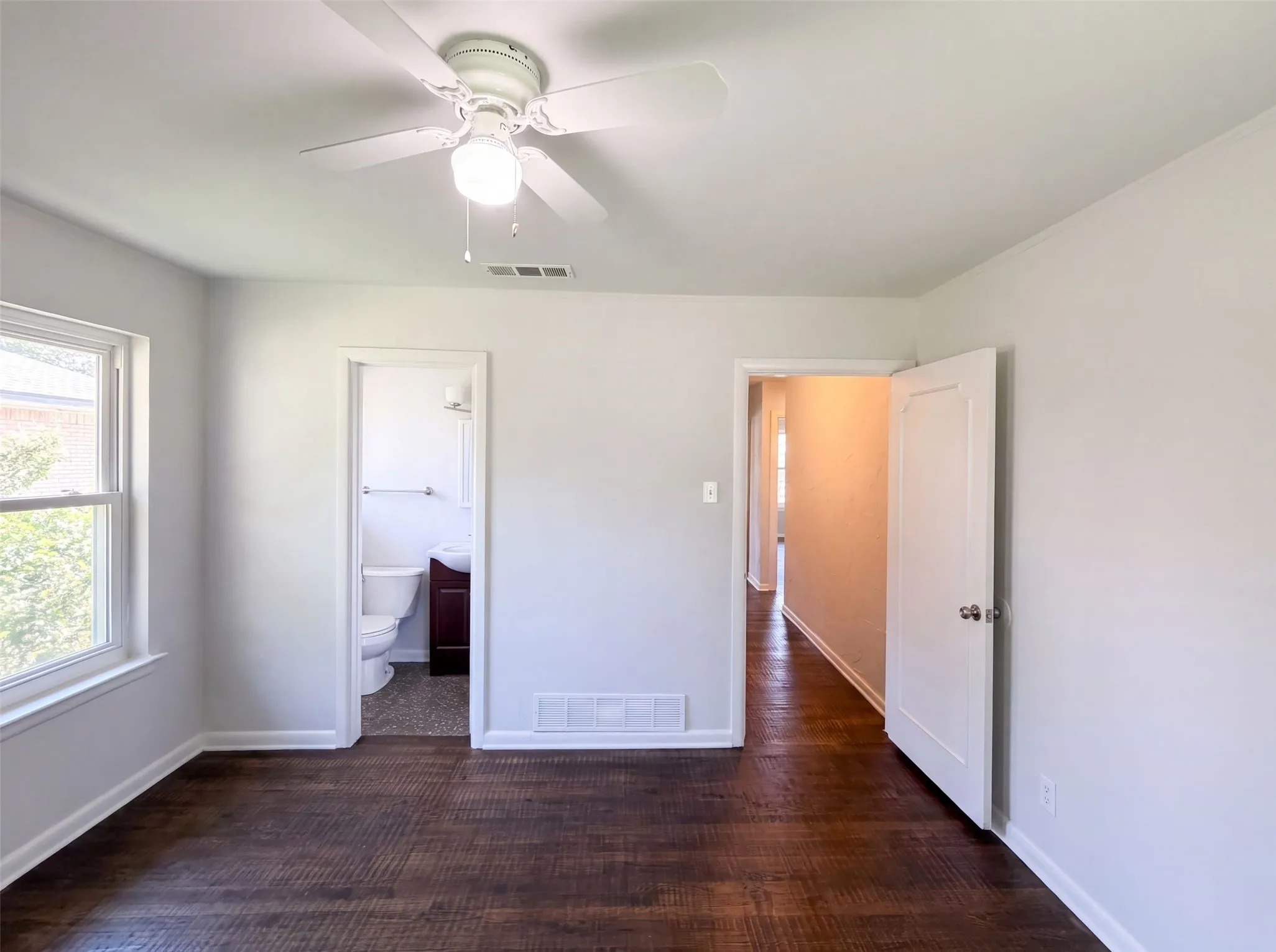 Single Family Residence For Sale in Dallas County , 2415 Barnes Bridge Road, Dallas, Texas 75228, 3 Bedroom, 2 Bathroom, Garage spaces, 1,808 Sqft, built in 1953, mls#21346250, Real Estate Agent in Dallas, Homes For Sale in Dallas county, Homes For Sale in Dallas, Realtor in Dallas Texas, Real Estate Brokerage Independent Realty Texas, Luminita Cordes Realtor