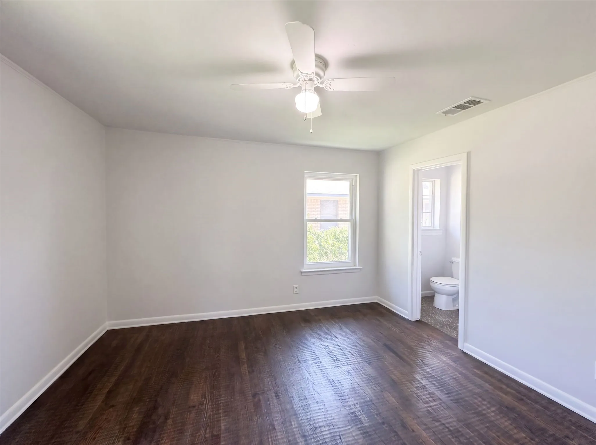 Single Family Residence For Sale in Dallas County , 2415 Barnes Bridge Road, Dallas, Texas 75228, 3 Bedroom, 2 Bathroom, Garage spaces, 1,808 Sqft, built in 1953, mls#21346250, Real Estate Agent in Dallas, Homes For Sale in Dallas county, Homes For Sale in Dallas, Realtor in Dallas Texas, Real Estate Brokerage Independent Realty Texas, Luminita Cordes Realtor