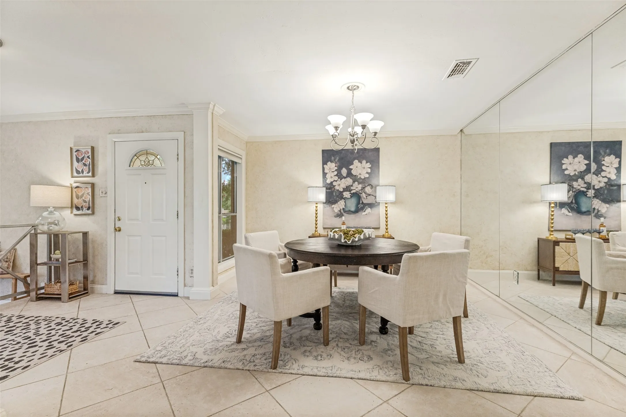 Single Family Residence For Sale in Tarrant County , 6 Crosslands Road, Benbrook, Texas 76132, 4 Bedroom, 3 Bathroom, 2 Garage spaces, 3,134 Sqft, built in 1974, mls#21343827, Real Estate Agent in Benbrook, Homes For Sale in Tarrant county, Homes For Sale in Benbrook, Realtor in Benbrook Texas, Real Estate Brokerage Independent Realty Texas, Luminita Cordes Realtor