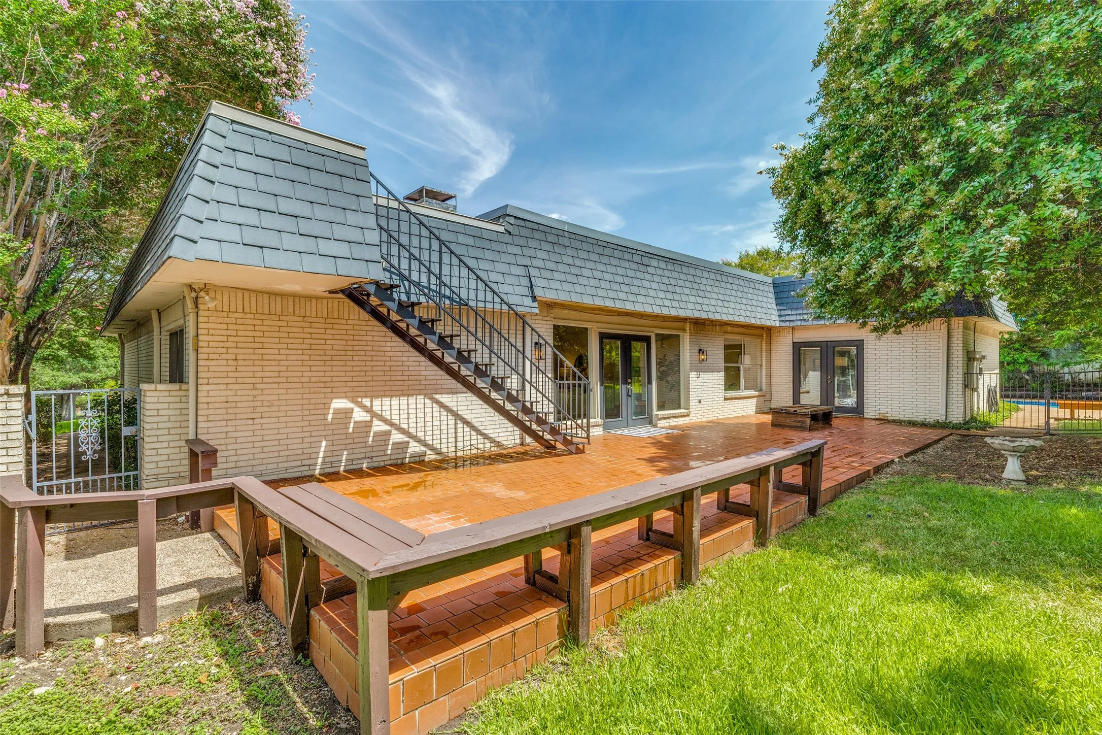 Single Family Residence For Sale in Tarrant County , 6 Crosslands Road, Benbrook, Texas 76132, 4 Bedroom, 3 Bathroom, 2 Garage spaces, 3,134 Sqft, built in 1974, mls#21343827, Real Estate Agent in Benbrook, Homes For Sale in Tarrant county, Homes For Sale in Benbrook, Realtor in Benbrook Texas, Real Estate Brokerage Independent Realty Texas, Luminita Cordes Realtor