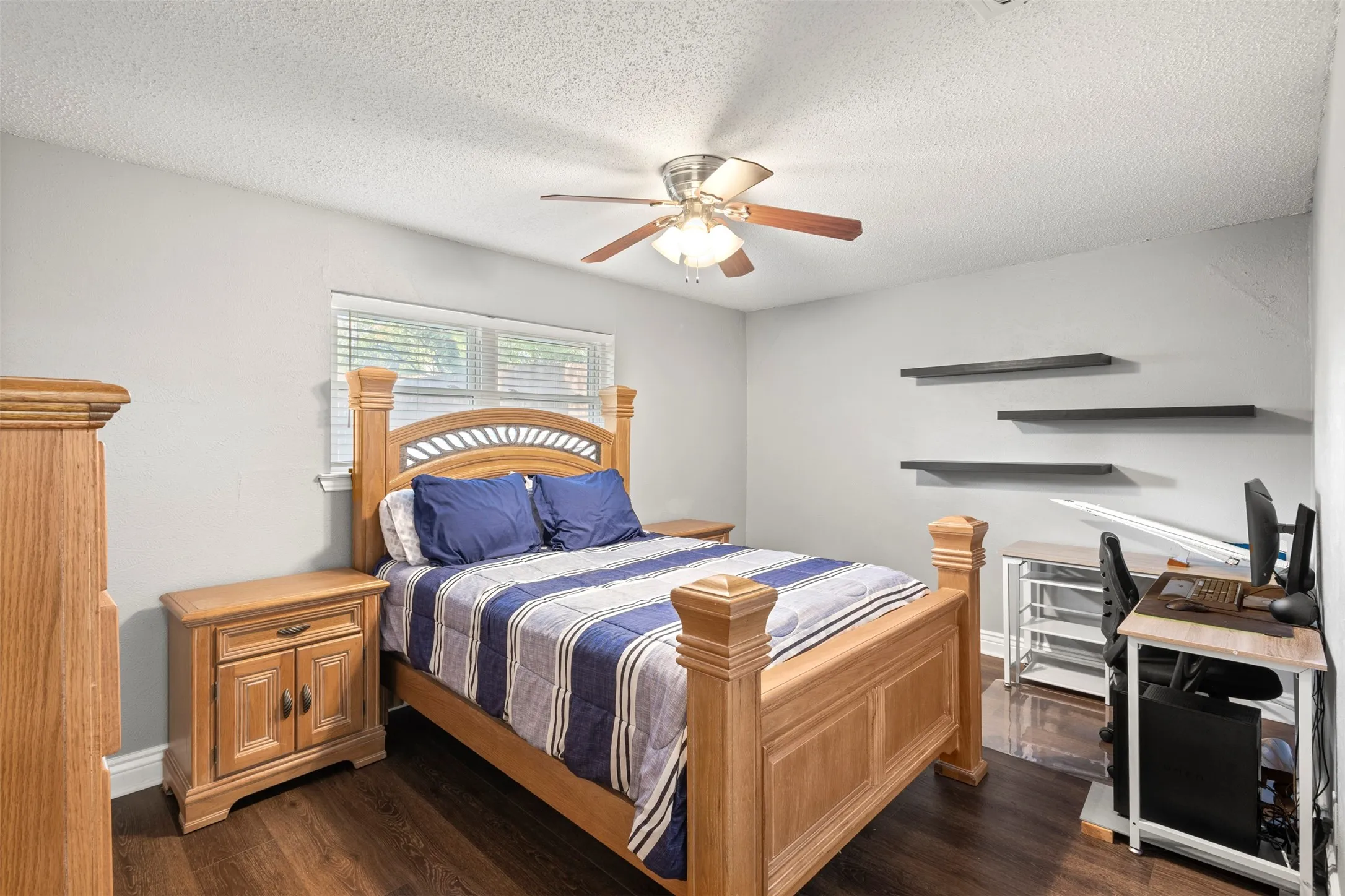 Single Family Residence For Sale in Tarrant County , 102 Walnut Way, Euless, Texas 76039, 4 Bedroom, 2 Bathroom, 2 Garage spaces, 2,146 Sqft, built in 1969, mls#21342197, Real Estate Agent in Euless, Homes For Sale in Tarrant county, Homes For Sale in Euless, Realtor in Euless Texas, Real Estate Brokerage Independent Realty Texas, Luminita Cordes Realtor