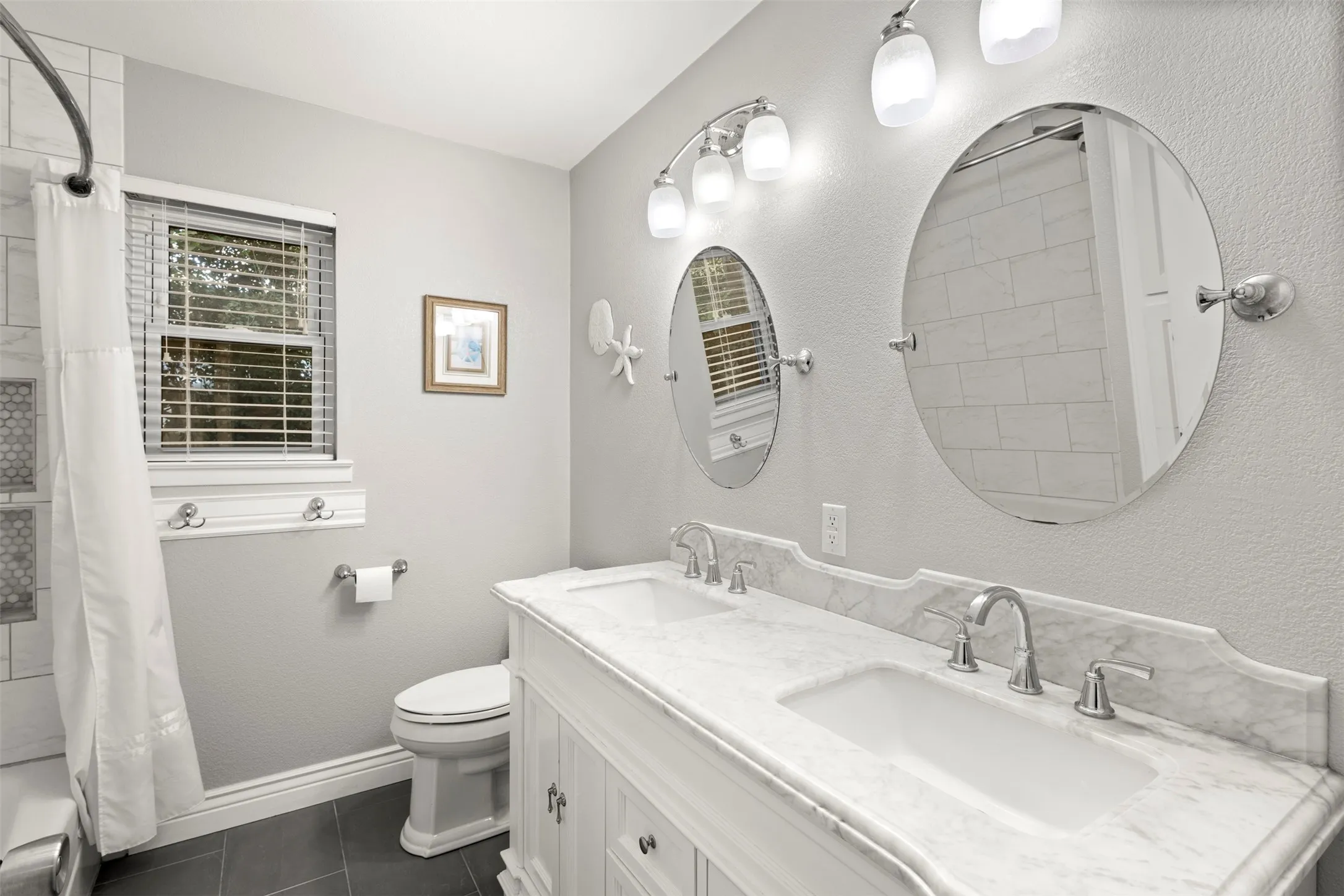 Single Family Residence For Sale in Tarrant County , 102 Walnut Way, Euless, Texas 76039, 4 Bedroom, 2 Bathroom, 2 Garage spaces, 2,146 Sqft, built in 1969, mls#21342197, Real Estate Agent in Euless, Homes For Sale in Tarrant county, Homes For Sale in Euless, Realtor in Euless Texas, Real Estate Brokerage Independent Realty Texas, Luminita Cordes Realtor