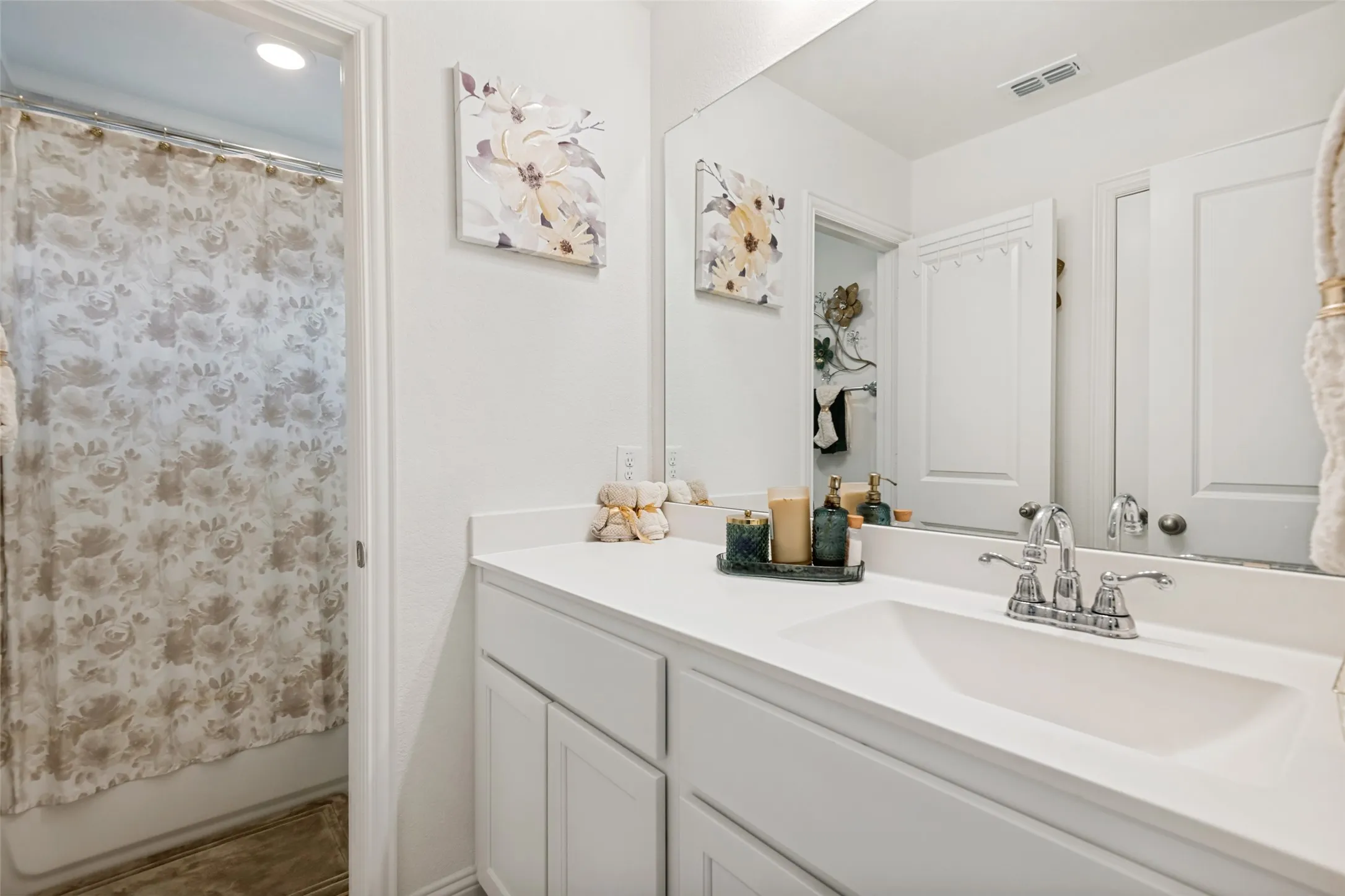 Single Family Residence For Sale in Kaufman County , 3906 Belleview Place, Crandall, Texas 75114, 4 Bedroom, 3 Bathroom, 2 Garage spaces, 2,272 Sqft, built in 2024, mls#21346251, Real Estate Agent in Crandall, Homes For Sale in Kaufman county, Homes For Sale in Crandall, Realtor in Crandall Texas, Real Estate Brokerage Independent Realty Texas, Luminita Cordes Realtor