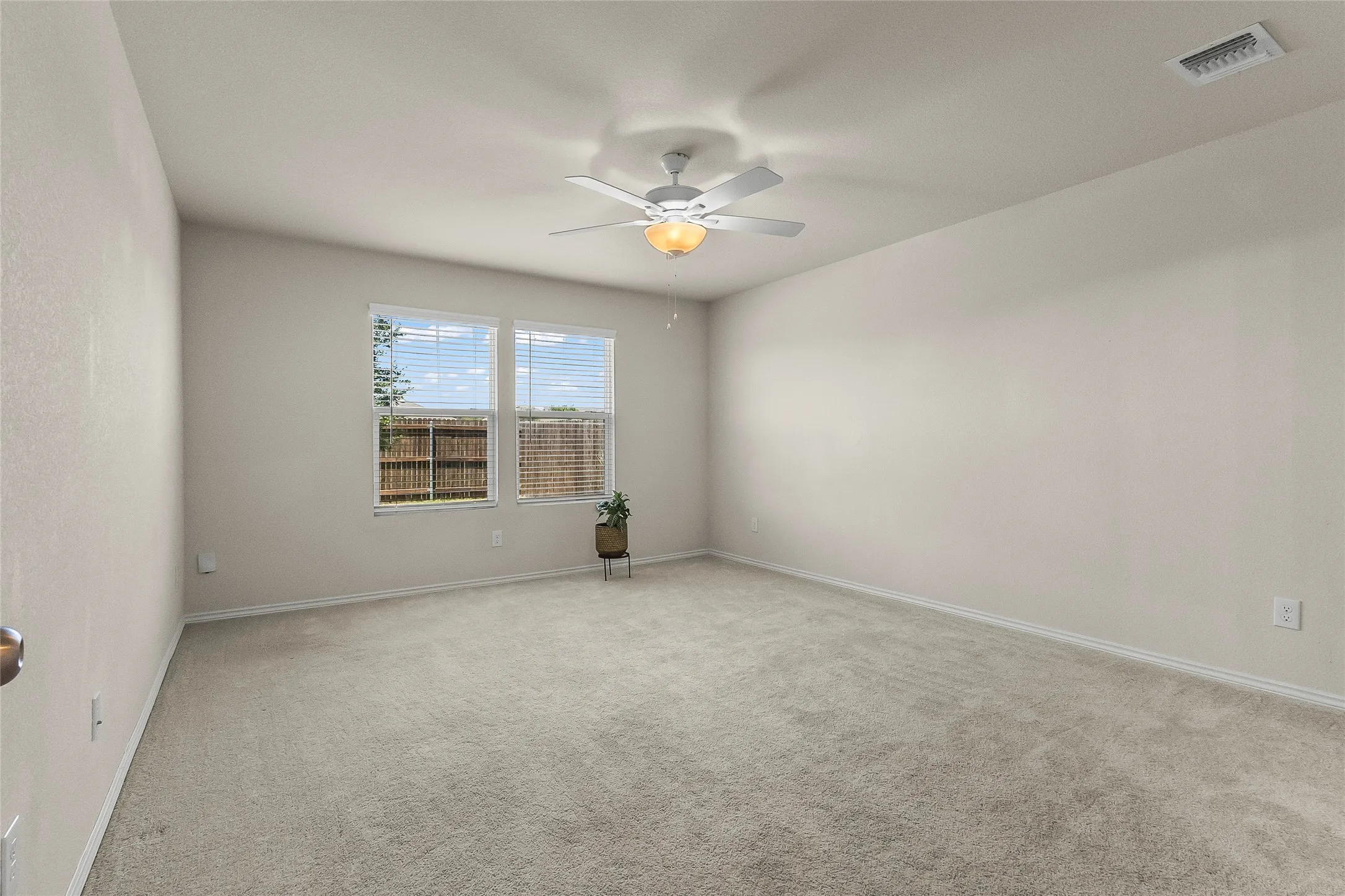 Single Family Residence For Sale in Tarrant County , 4652 Benham Drive, Fort Worth, Texas 76036, 3 Bedroom, 2 Bathroom, 2 Garage spaces, 1,621 Sqft, built in 2022, mls#21346254, Real Estate Agent in Fort Worth, Homes For Sale in Tarrant county, Homes For Sale in Fort Worth, Realtor in Fort Worth Texas, Real Estate Brokerage Independent Realty Texas, Luminita Cordes Realtor