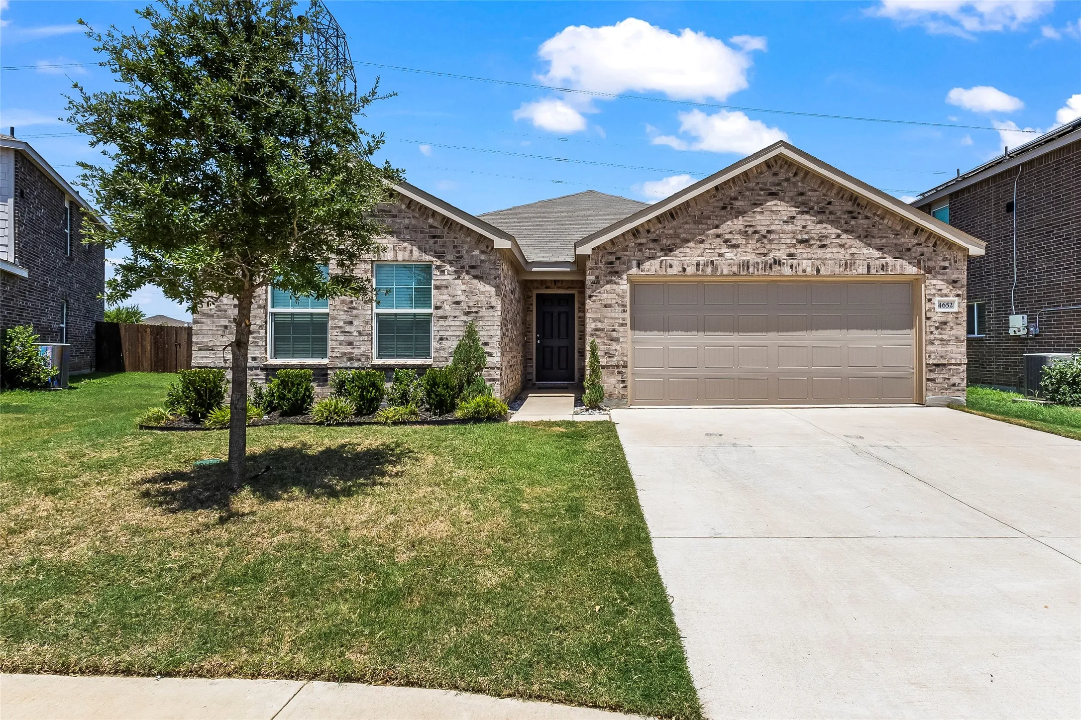 Single Family Residence For Sale in Tarrant County , 4652 Benham Drive, Fort Worth, Texas 76036, 3 Bedroom, 2 Bathroom, 2 Garage spaces, 1,621 Sqft, built in 2022, mls#21346254, Real Estate Agent in Fort Worth, Homes For Sale in Tarrant county, Homes For Sale in Fort Worth, Realtor in Fort Worth Texas, Real Estate Brokerage Independent Realty Texas, Luminita Cordes Realtor