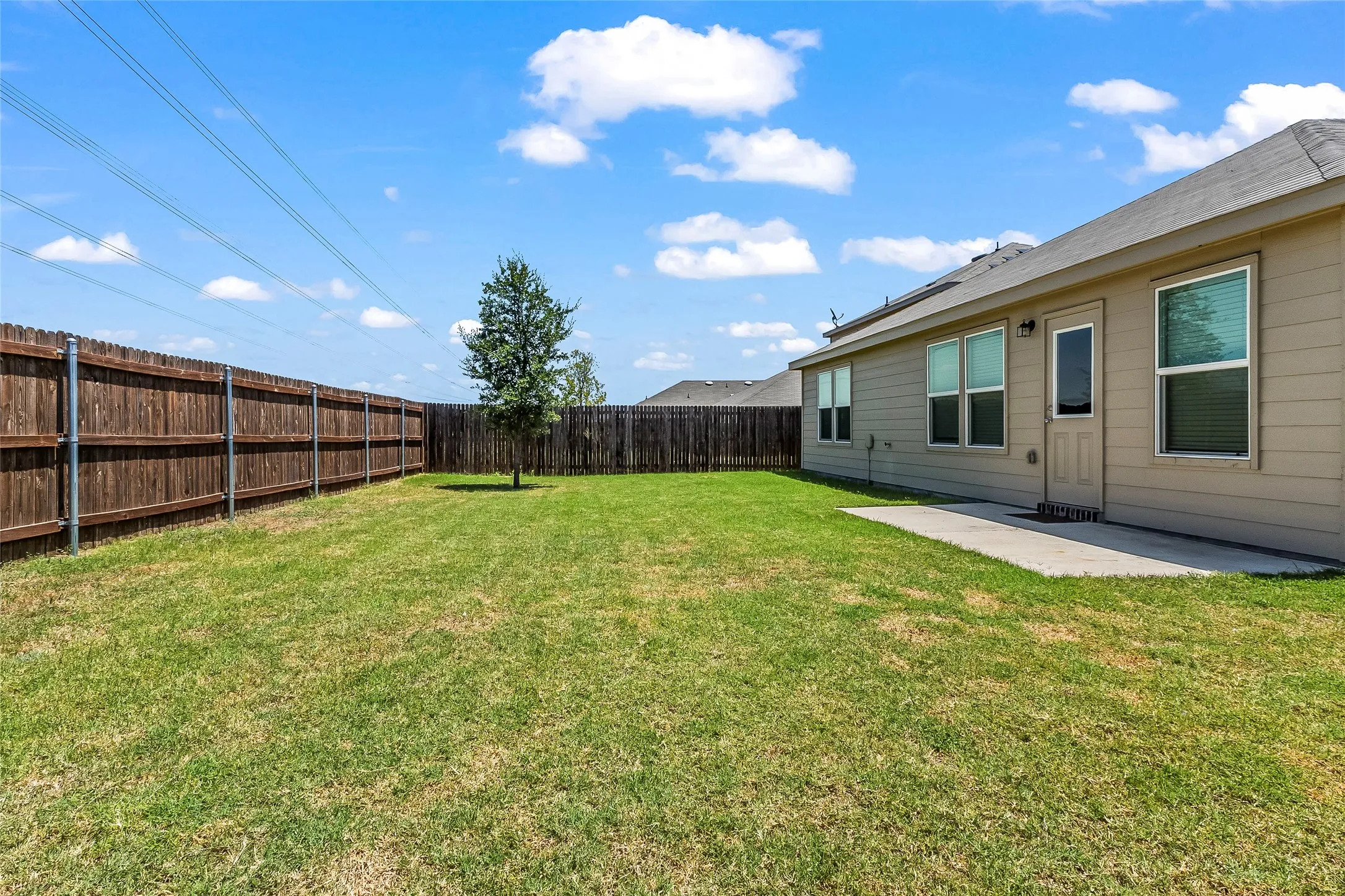 Single Family Residence For Sale in Tarrant County , 4652 Benham Drive, Fort Worth, Texas 76036, 3 Bedroom, 2 Bathroom, 2 Garage spaces, 1,621 Sqft, built in 2022, mls#21346254, Real Estate Agent in Fort Worth, Homes For Sale in Tarrant county, Homes For Sale in Fort Worth, Realtor in Fort Worth Texas, Real Estate Brokerage Independent Realty Texas, Luminita Cordes Realtor
