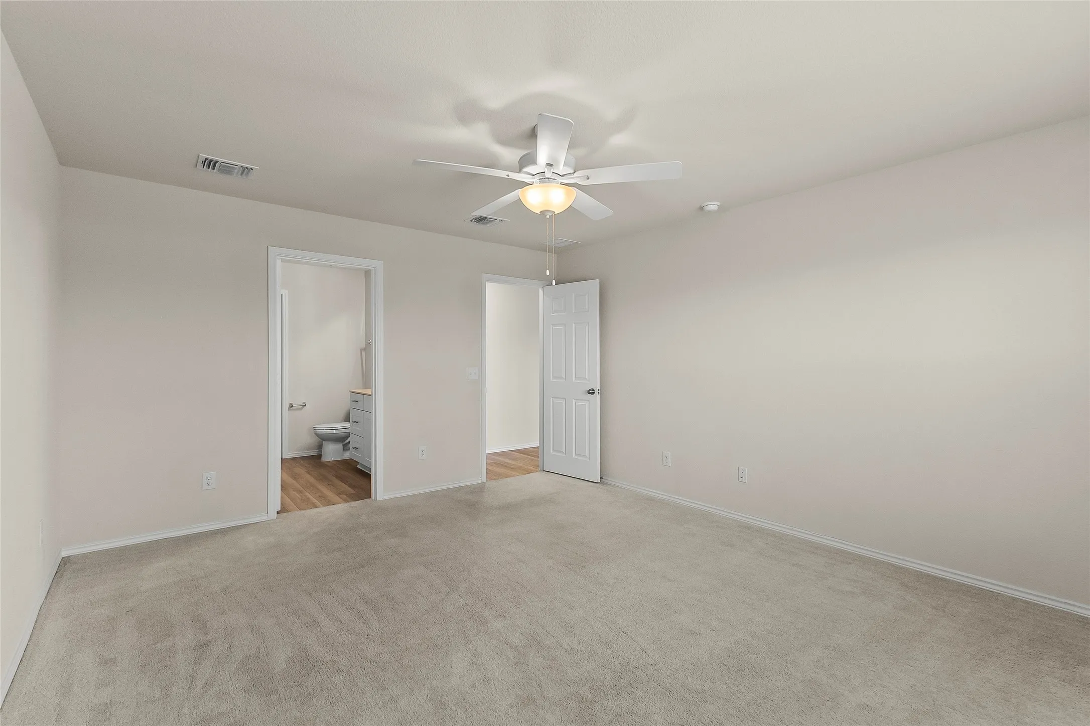 Single Family Residence For Sale in Tarrant County , 4652 Benham Drive, Fort Worth, Texas 76036, 3 Bedroom, 2 Bathroom, 2 Garage spaces, 1,621 Sqft, built in 2022, mls#21346254, Real Estate Agent in Fort Worth, Homes For Sale in Tarrant county, Homes For Sale in Fort Worth, Realtor in Fort Worth Texas, Real Estate Brokerage Independent Realty Texas, Luminita Cordes Realtor