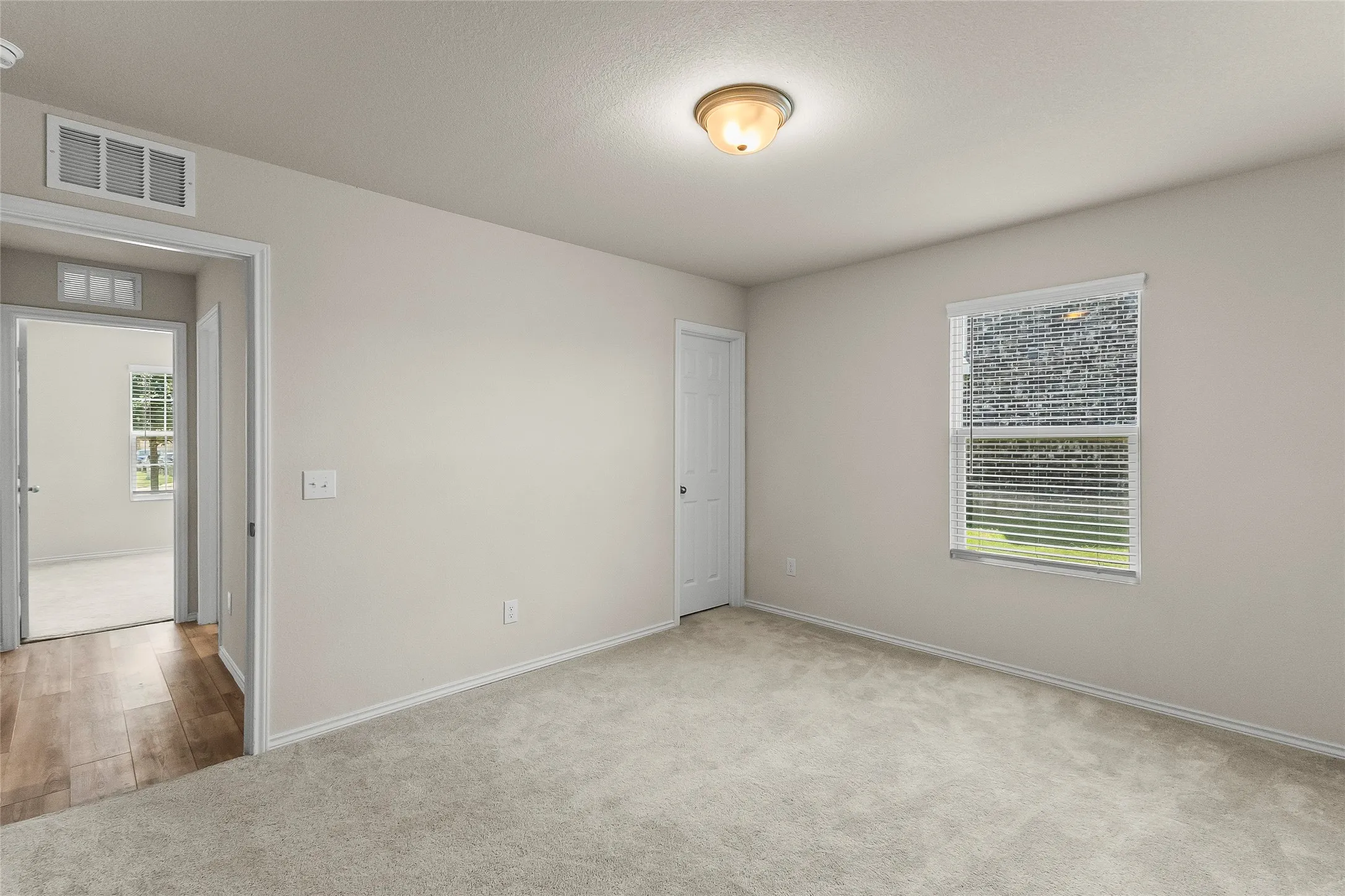 Single Family Residence For Sale in Tarrant County , 4652 Benham Drive, Fort Worth, Texas 76036, 3 Bedroom, 2 Bathroom, 2 Garage spaces, 1,621 Sqft, built in 2022, mls#21346254, Real Estate Agent in Fort Worth, Homes For Sale in Tarrant county, Homes For Sale in Fort Worth, Realtor in Fort Worth Texas, Real Estate Brokerage Independent Realty Texas, Luminita Cordes Realtor