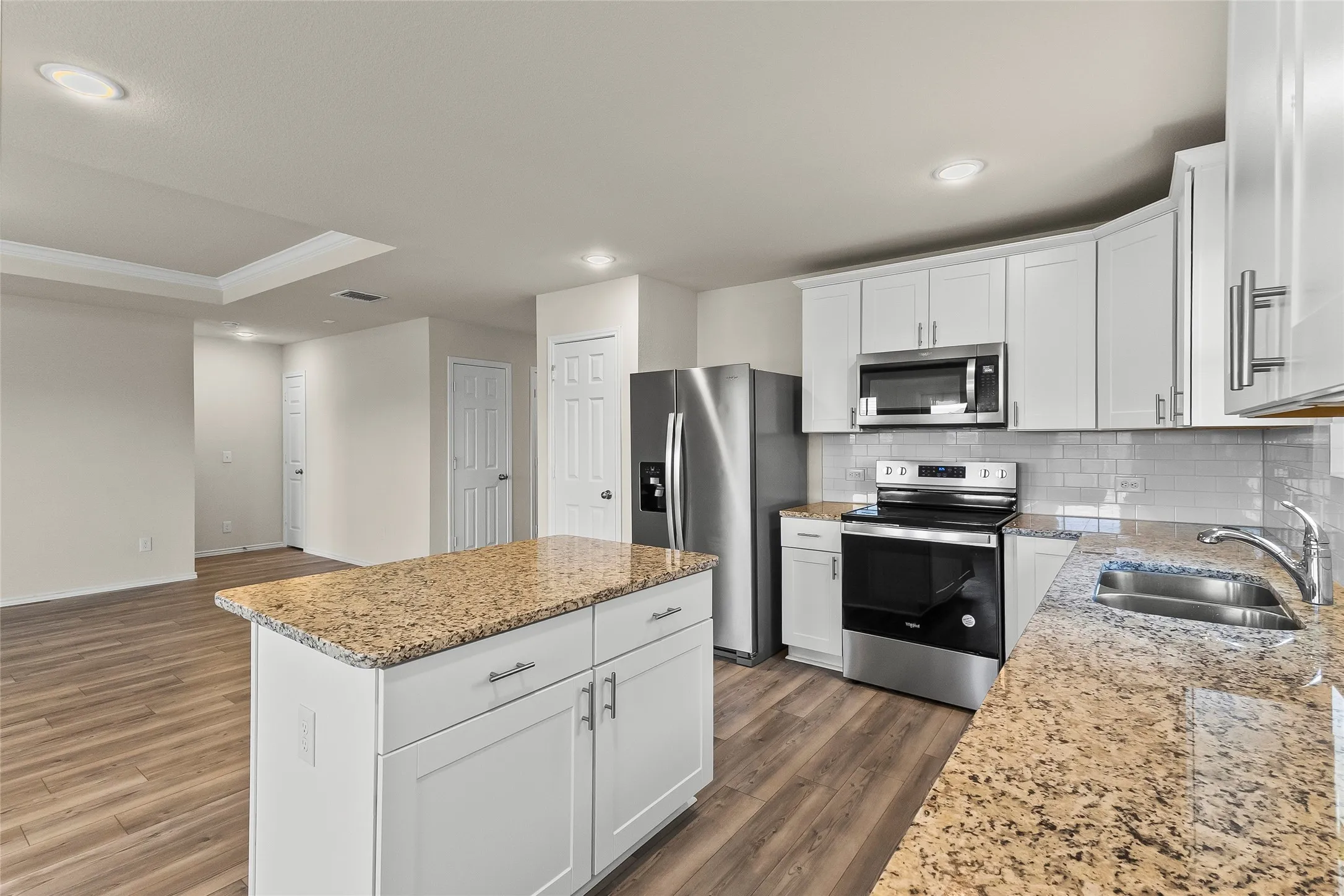 Single Family Residence For Sale in Tarrant County , 4652 Benham Drive, Fort Worth, Texas 76036, 3 Bedroom, 2 Bathroom, 2 Garage spaces, 1,621 Sqft, built in 2022, mls#21346254, Real Estate Agent in Fort Worth, Homes For Sale in Tarrant county, Homes For Sale in Fort Worth, Realtor in Fort Worth Texas, Real Estate Brokerage Independent Realty Texas, Luminita Cordes Realtor
