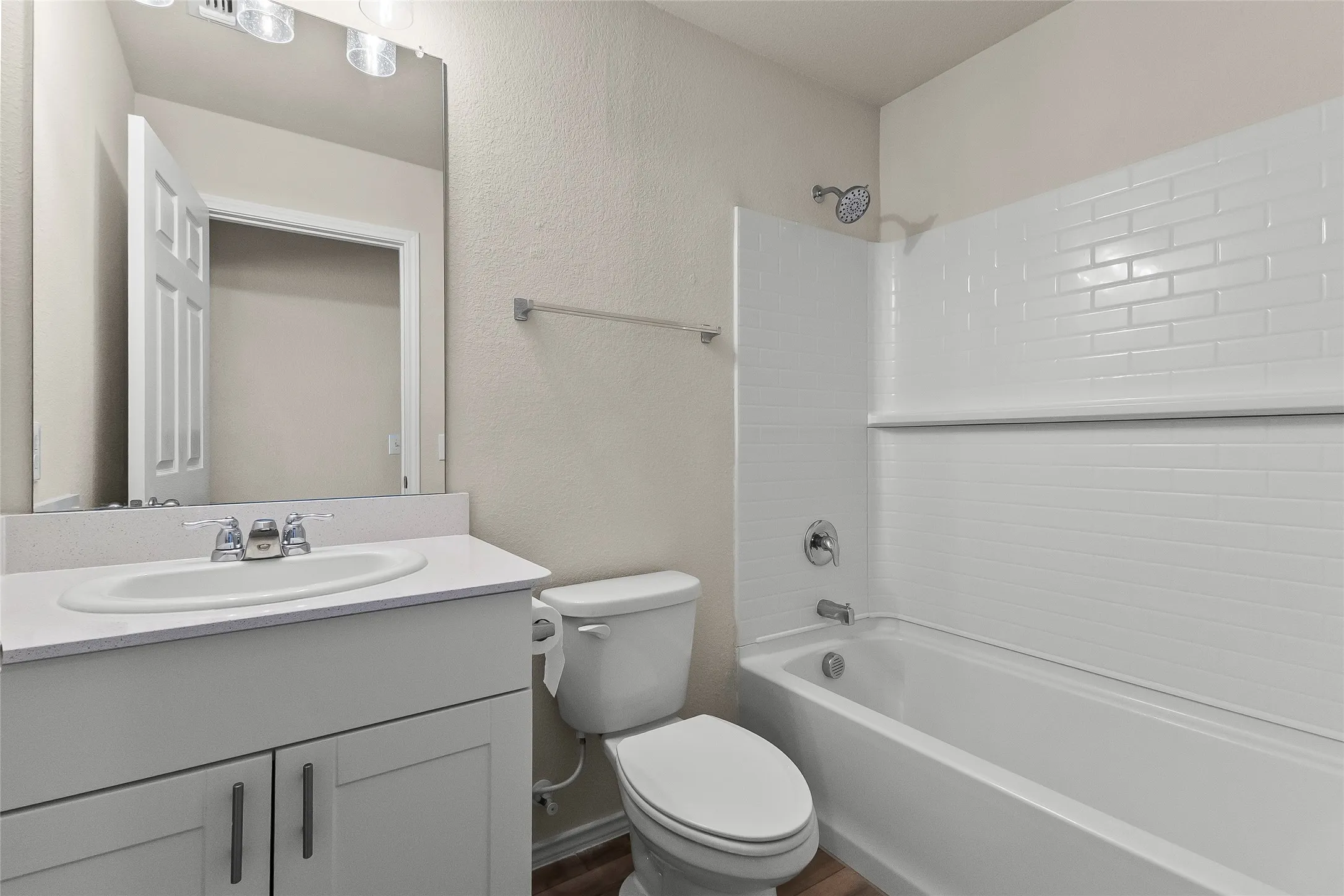 Single Family Residence For Sale in Tarrant County , 4652 Benham Drive, Fort Worth, Texas 76036, 3 Bedroom, 2 Bathroom, 2 Garage spaces, 1,621 Sqft, built in 2022, mls#21346254, Real Estate Agent in Fort Worth, Homes For Sale in Tarrant county, Homes For Sale in Fort Worth, Realtor in Fort Worth Texas, Real Estate Brokerage Independent Realty Texas, Luminita Cordes Realtor