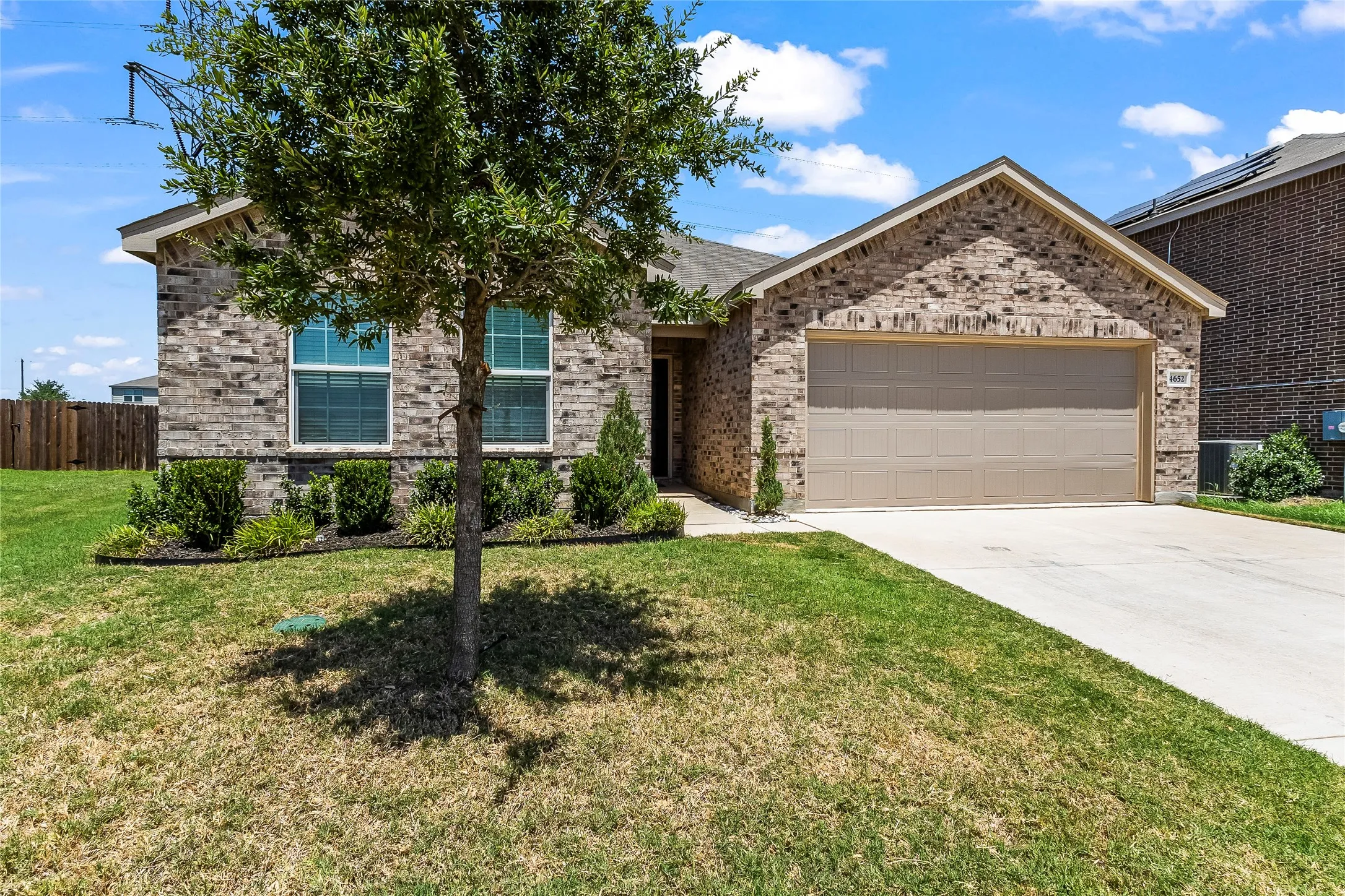 Single Family Residence For Sale in Tarrant County , 4652 Benham Drive, Fort Worth, Texas 76036, 3 Bedroom, 2 Bathroom, 2 Garage spaces, 1,621 Sqft, built in 2022, mls#21346254, Real Estate Agent in Fort Worth, Homes For Sale in Tarrant county, Homes For Sale in Fort Worth, Realtor in Fort Worth Texas, Real Estate Brokerage Independent Realty Texas, Luminita Cordes Realtor