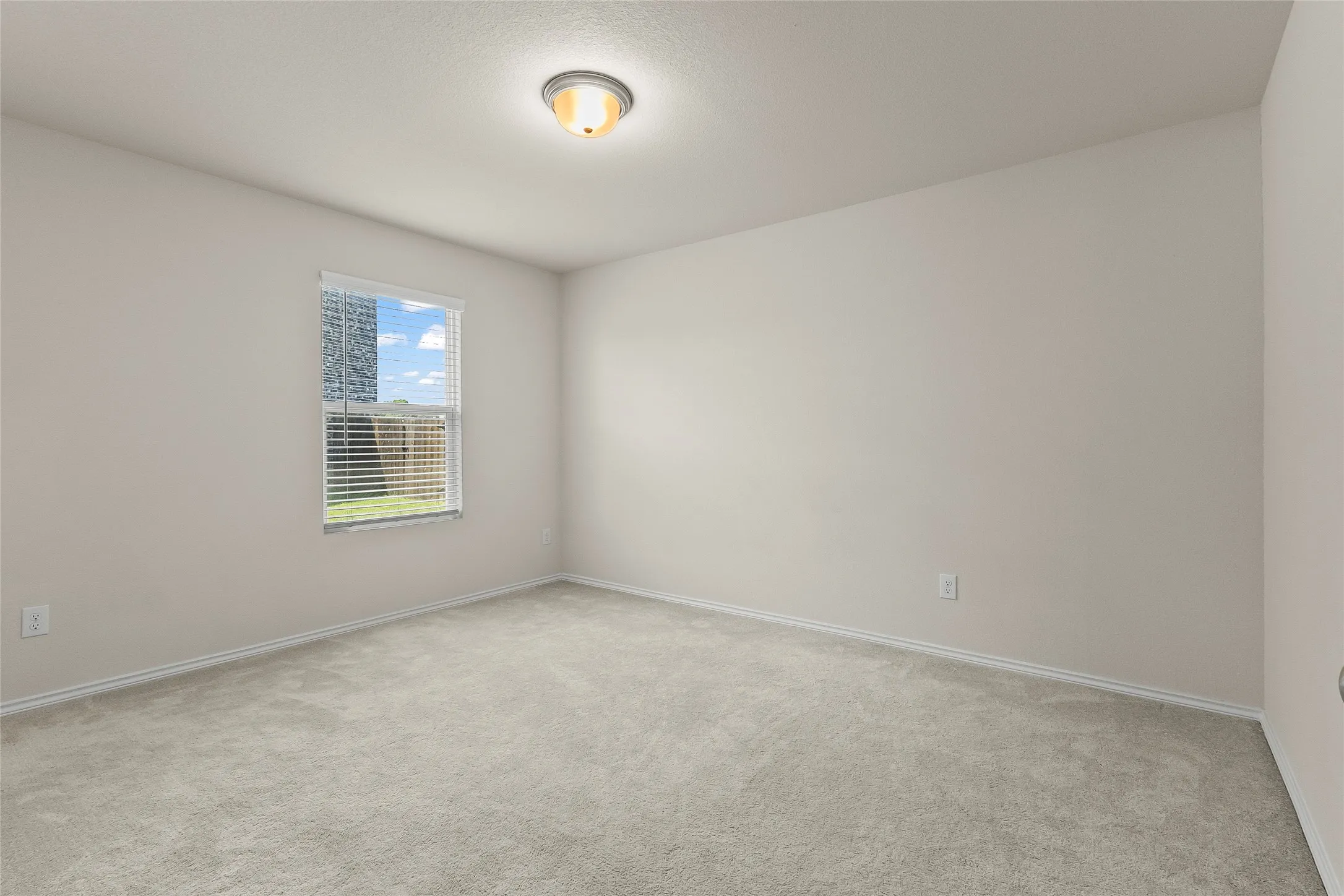 Single Family Residence For Sale in Tarrant County , 4652 Benham Drive, Fort Worth, Texas 76036, 3 Bedroom, 2 Bathroom, 2 Garage spaces, 1,621 Sqft, built in 2022, mls#21346254, Real Estate Agent in Fort Worth, Homes For Sale in Tarrant county, Homes For Sale in Fort Worth, Realtor in Fort Worth Texas, Real Estate Brokerage Independent Realty Texas, Luminita Cordes Realtor